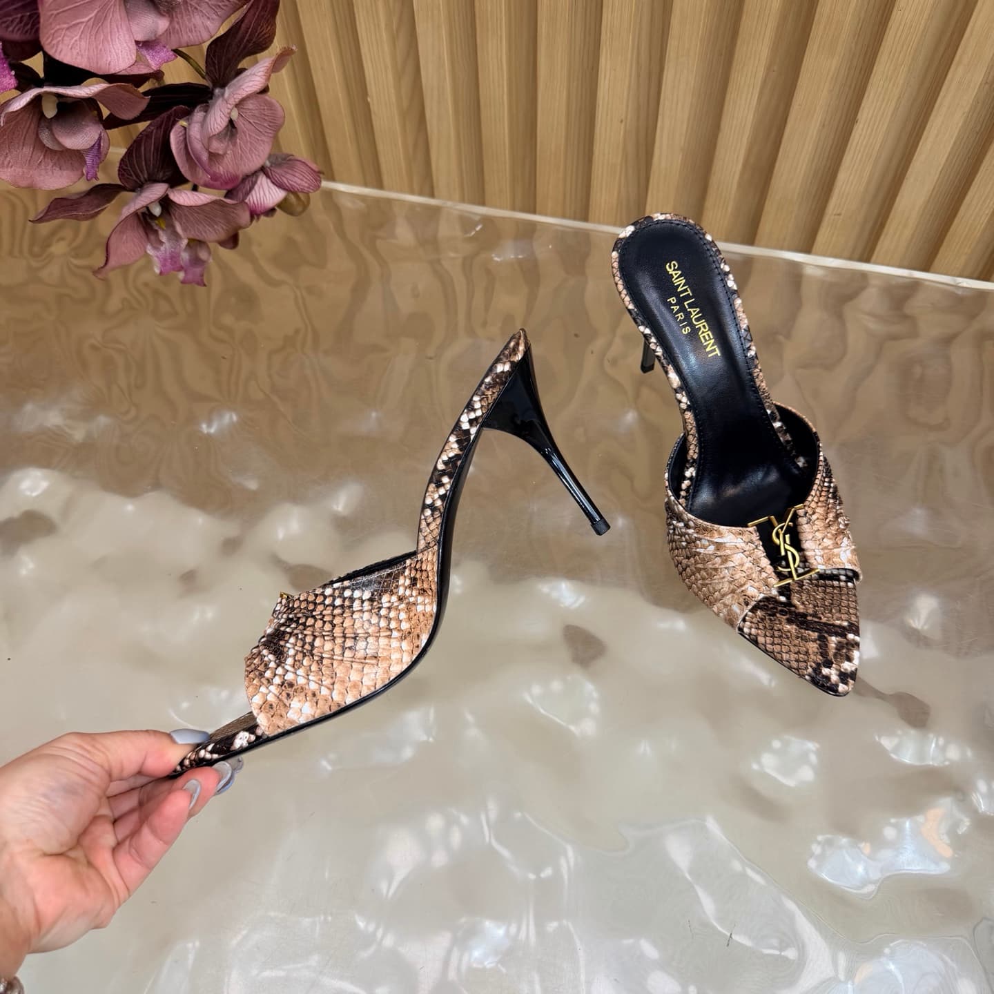 D12329 2026 Spring/Summer new model YSL 🖤 Saint Laurent / Saint Laurent YSL slippers – an absolutely amazing and popular pair of slippers! — image 7
