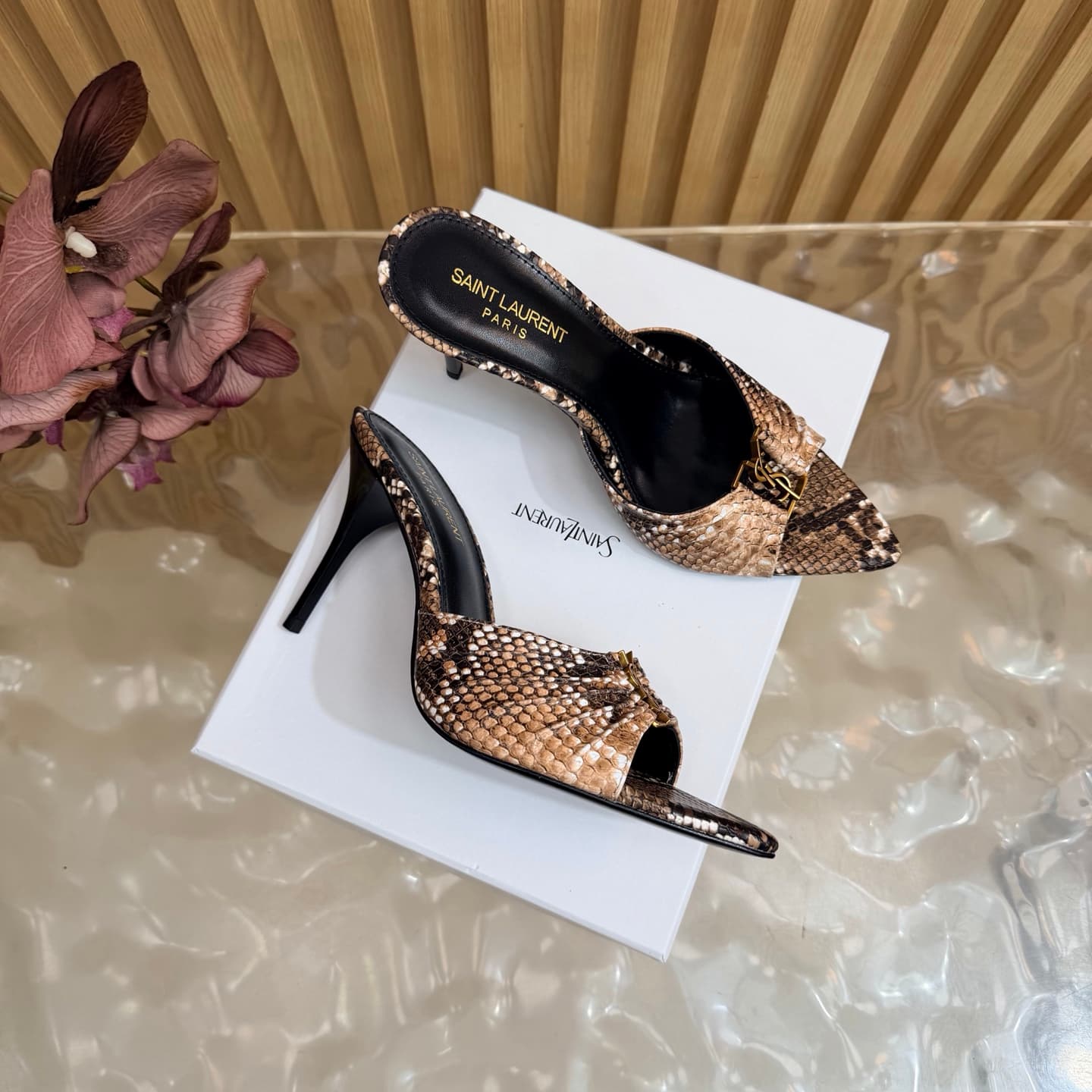 D12329 2026 Spring/Summer new model YSL 🖤 Saint Laurent / Saint Laurent YSL slippers – an absolutely amazing and popular pair of slippers! — image 2