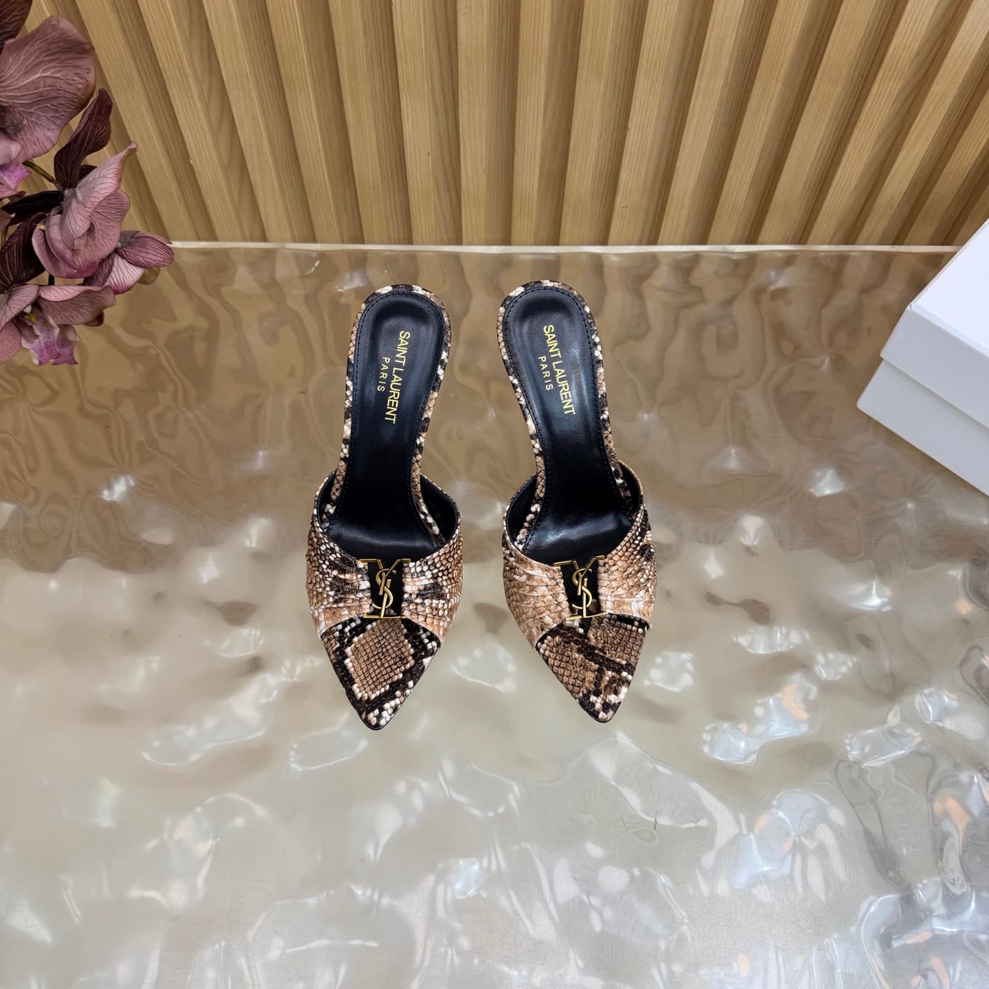 D12329 2026 Spring/Summer new model YSL 🖤 Saint Laurent / Saint Laurent YSL slippers – an absolutely amazing and popular pair of slippers! — image 4