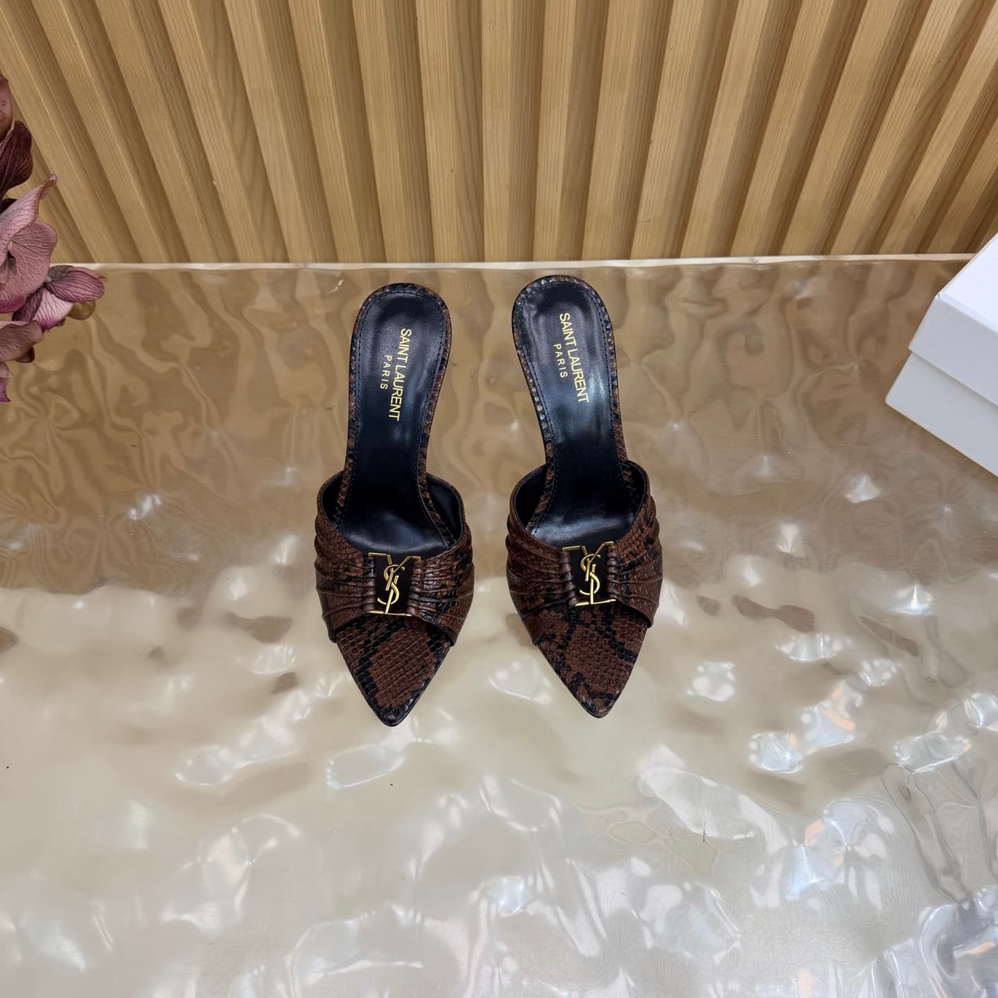 D12327 2026 Spring/Summer new model YSL 🖤 Saint Laurent / Saint Laurent YSL slippers – an absolutely amazing and popular pair of slippers! — image 4