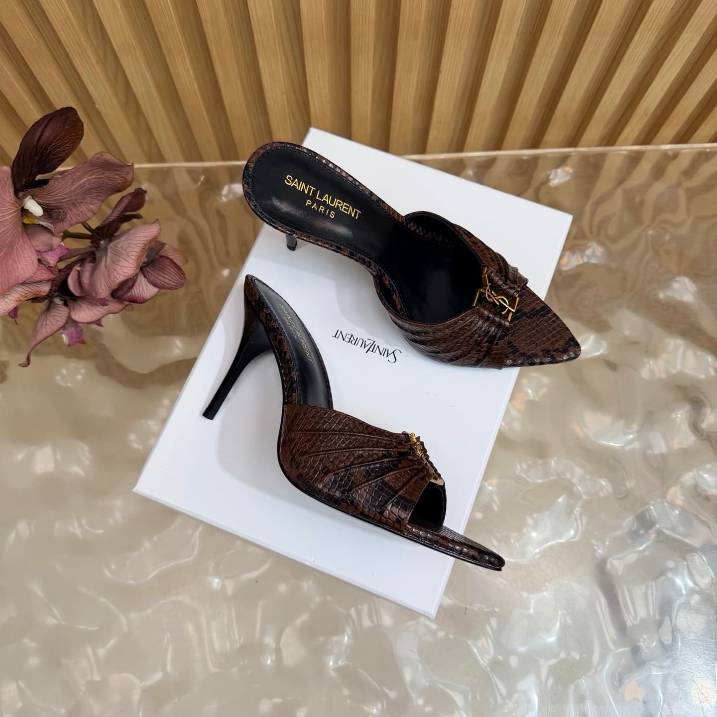 D12327 2026 Spring/Summer new model YSL 🖤 Saint Laurent / Saint Laurent YSL slippers – an absolutely amazing and popular pair of slippers! — image 2