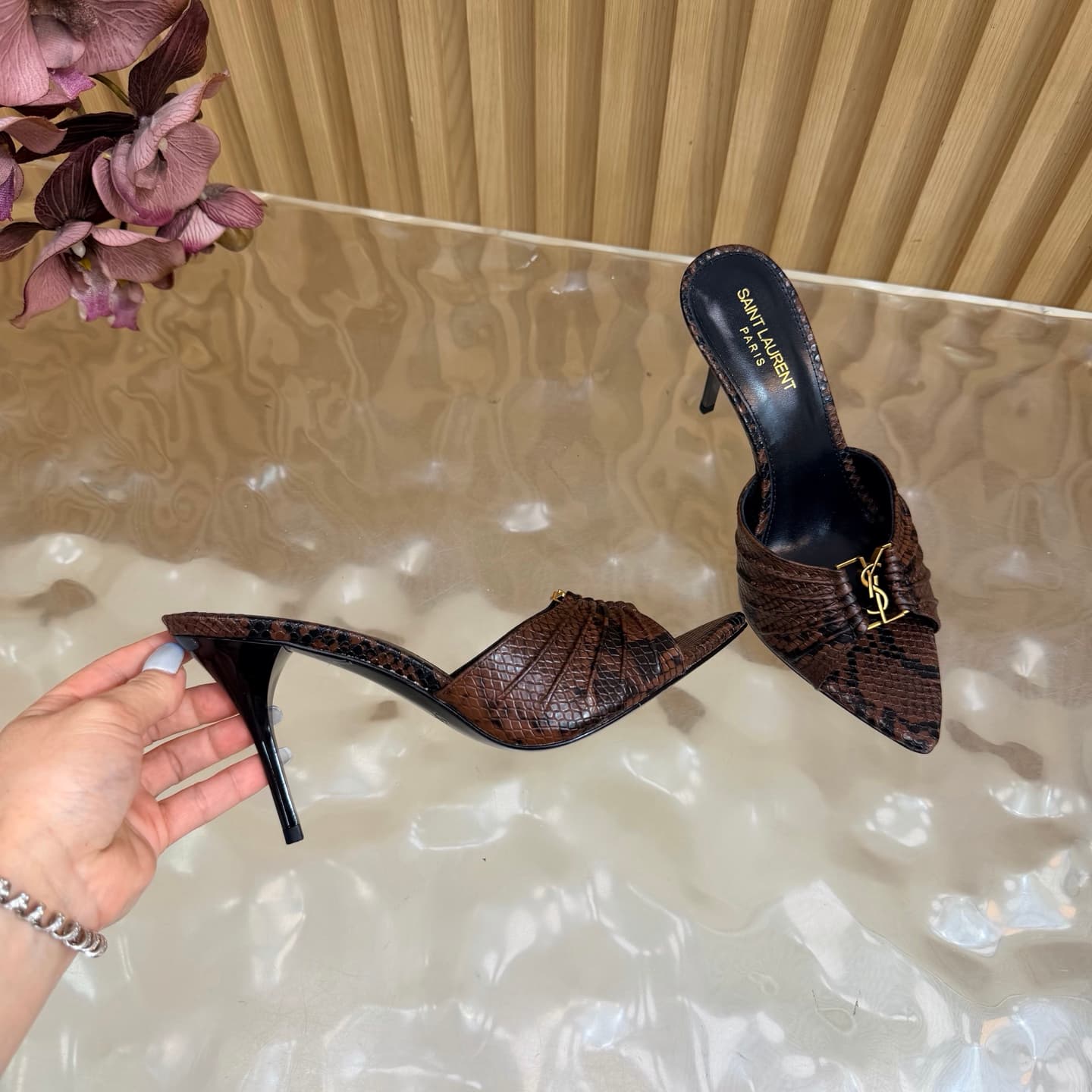 D12327 2026 Spring/Summer new model YSL 🖤 Saint Laurent / Saint Laurent YSL slippers – an absolutely amazing and popular pair of slippers! — image 8