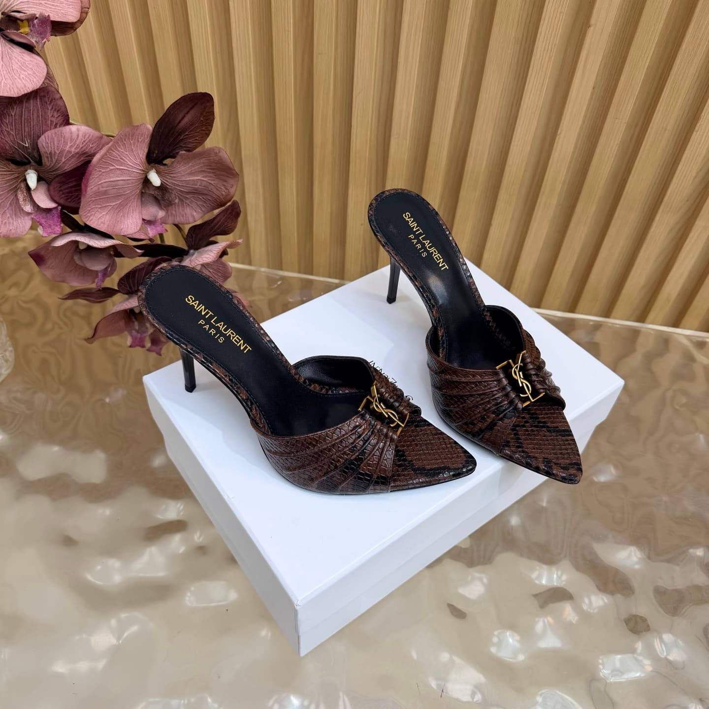 D12327 2026 Spring/Summer new model YSL 🖤 Saint Laurent / Saint Laurent YSL slippers – an absolutely amazing and popular pair of slippers! — image 3
