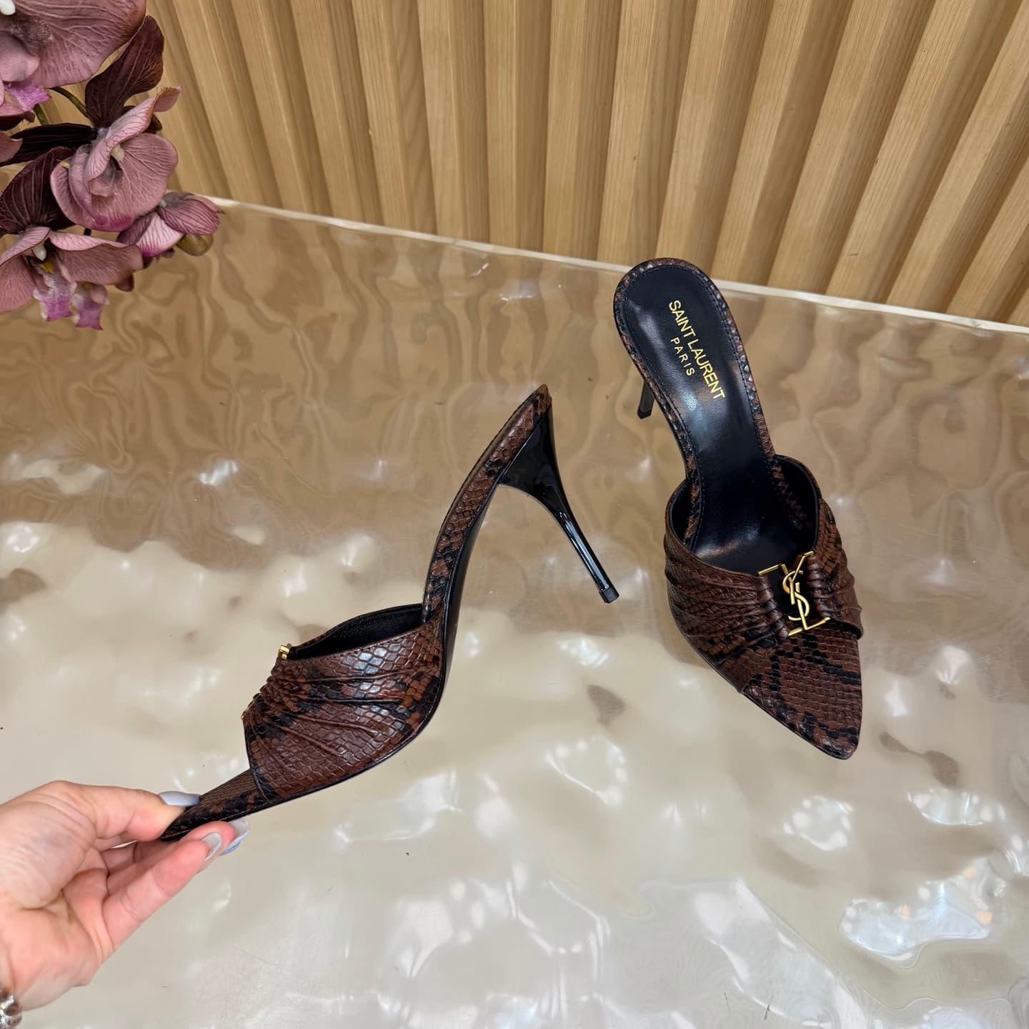 D12327 2026 Spring/Summer new model YSL 🖤 Saint Laurent / Saint Laurent YSL slippers – an absolutely amazing and popular pair of slippers! — image 7