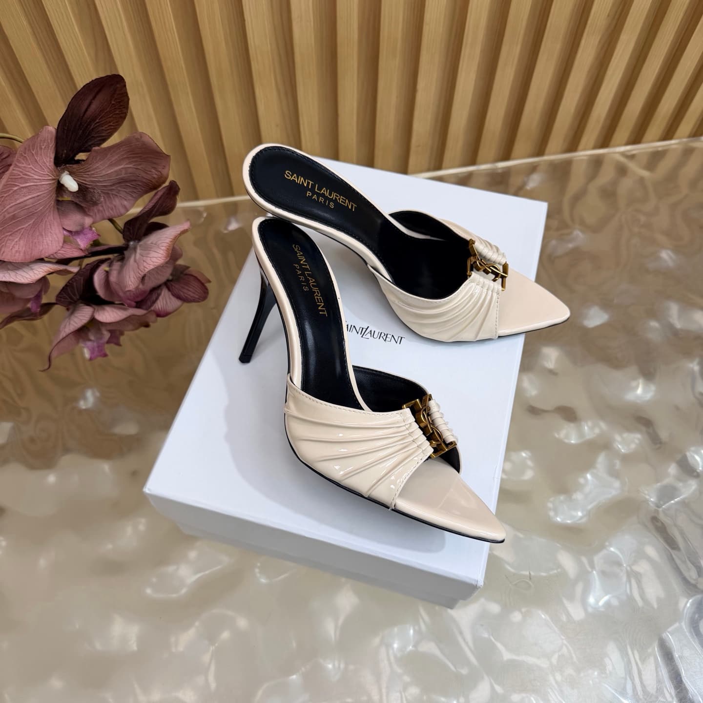 D12360 2026 Spring/Summer New Model YSL 🖤 Saint Laurent / Saint Laurent YSL slippers – an absolutely amazing and popular pair of slippers! — image 2