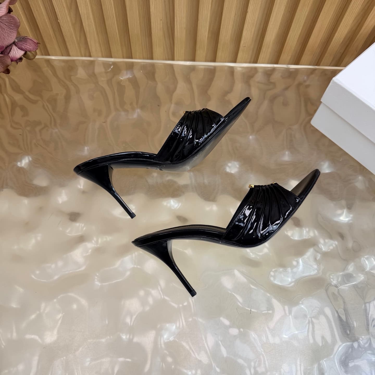 D12359 2026 Spring/Summer new model YSL 🖤 Saint Laurent / Saint Laurent YSL slippers – an absolutely amazing and popular pair of slippers! — image 8