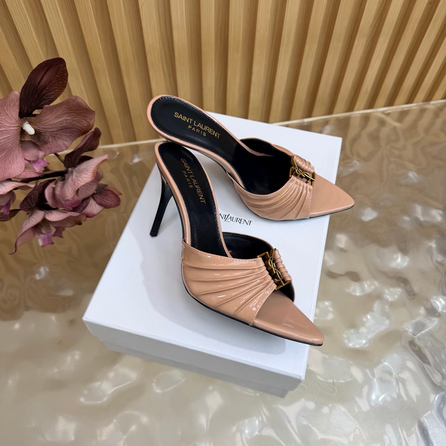 D12357 2026 Spring/Summer New Model YSL 🖤 Saint Laurent / Saint Laurent YSL slippers – an absolutely amazing and popular pair of slippers! — image 2