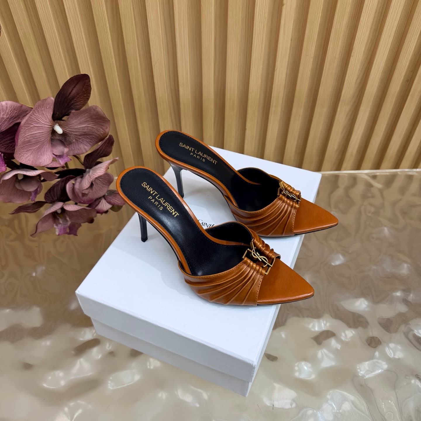 D12347 2026 Spring/Summer new model YSL 🖤 Saint Laurent / Saint Laurent YSL slippers – an absolutely amazing and popular pair of slippers! — image 1
