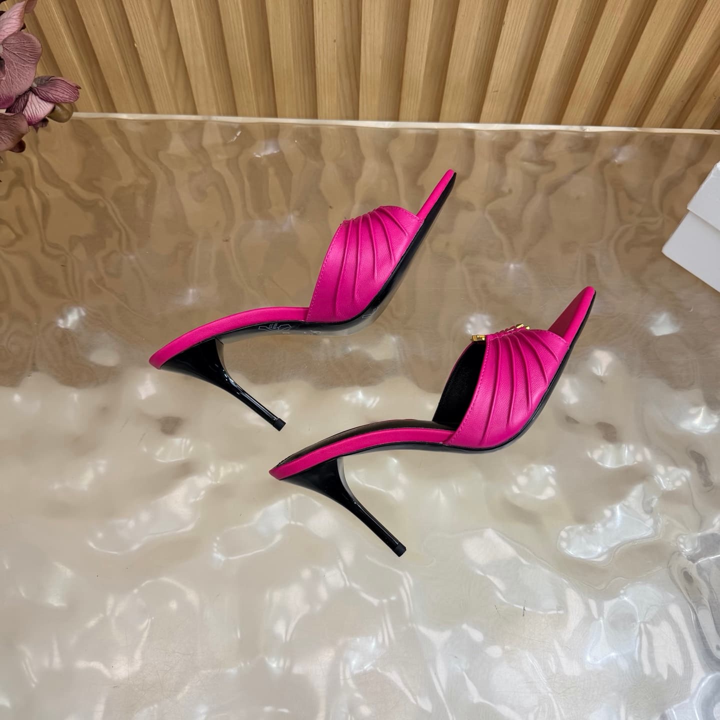 D12350 2026 Spring/Summer new model YSL 🖤 Saint Laurent / Saint Laurent YSL slippers – an absolutely amazing and popular pair of slippers! — image 8