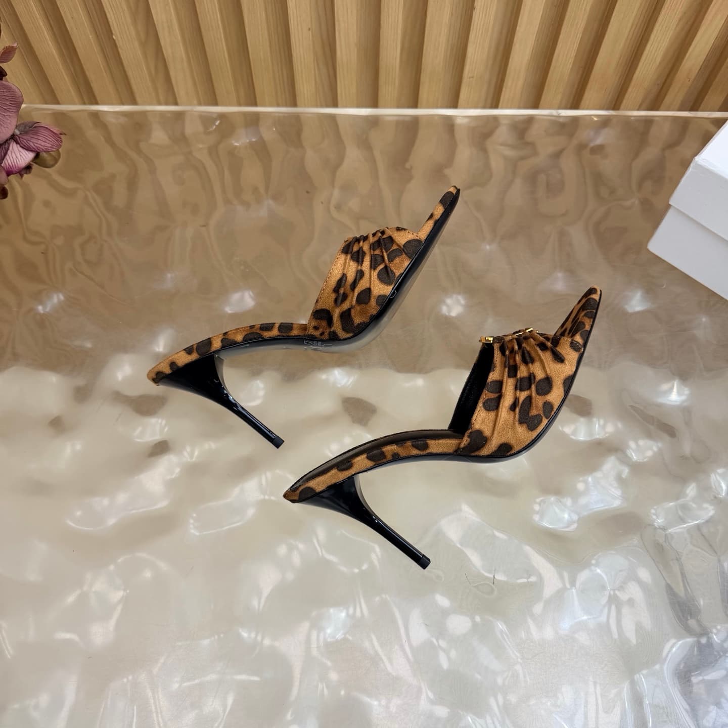 D12351 2026 Spring/Summer new model YSL 🖤 Saint Laurent / Saint Laurent YSL slippers – an absolutely amazing and popular pair of slippers! — image 8