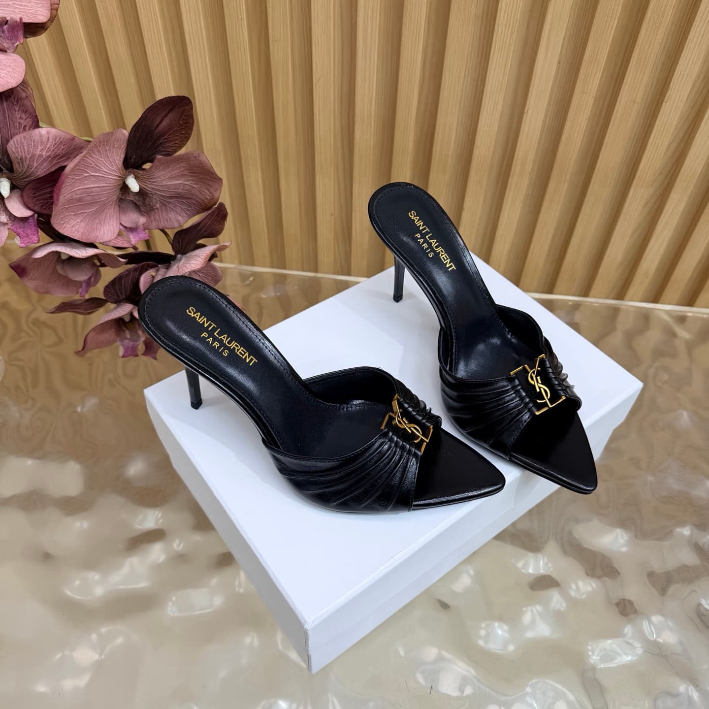 D12345 2026 Spring/Summer New Model YSL 🖤 Saint Laurent / Saint Laurent YSL slippers – an absolutely amazing and popular pair of slippers! — image 3