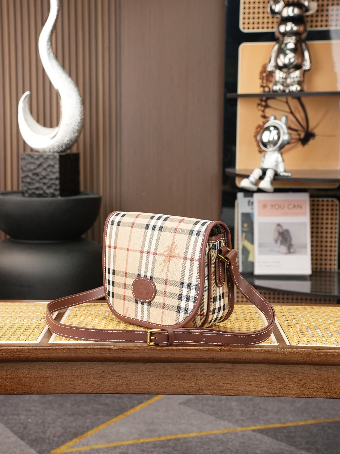 C87 Vintage/retro Bur “crossbody bag with Maja check vintage material – looks more relaxed and casual. Graffiti logos are bold and straightforward, giving a distinct feel right away. It embodies BUR’s iconic style; truly elegant and charming. The design i — image 2