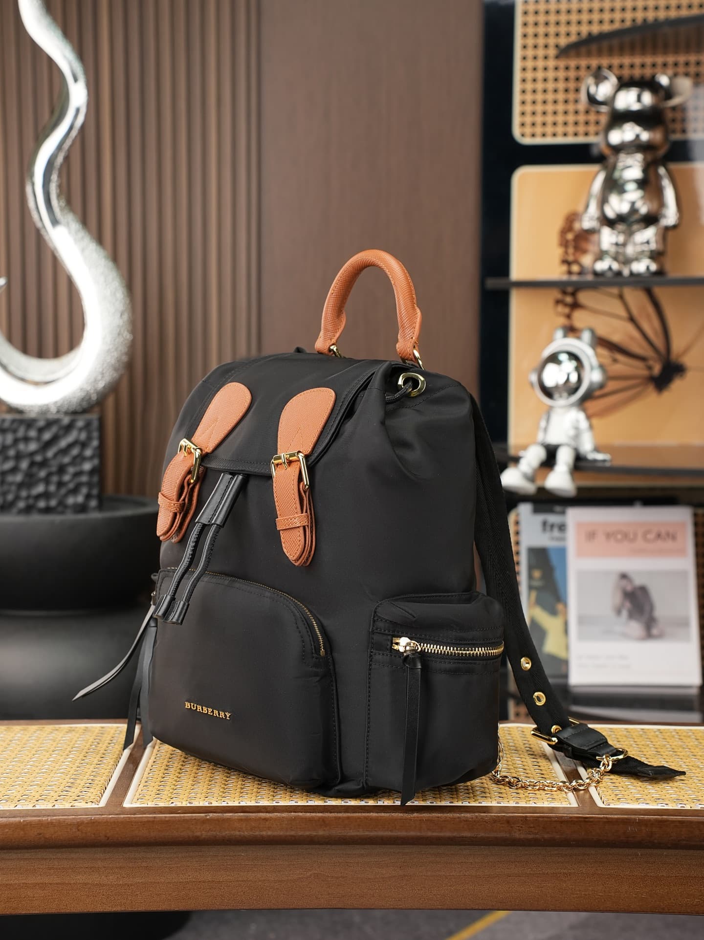 C90 The model “The Rucksack” from Bhome is a key accessory for fashion shows. It is lightweight and rainproof. The shoulder straps feature a comfortable padded design, along with beautiful metal chain decorations. The model number is 8304 — image 2