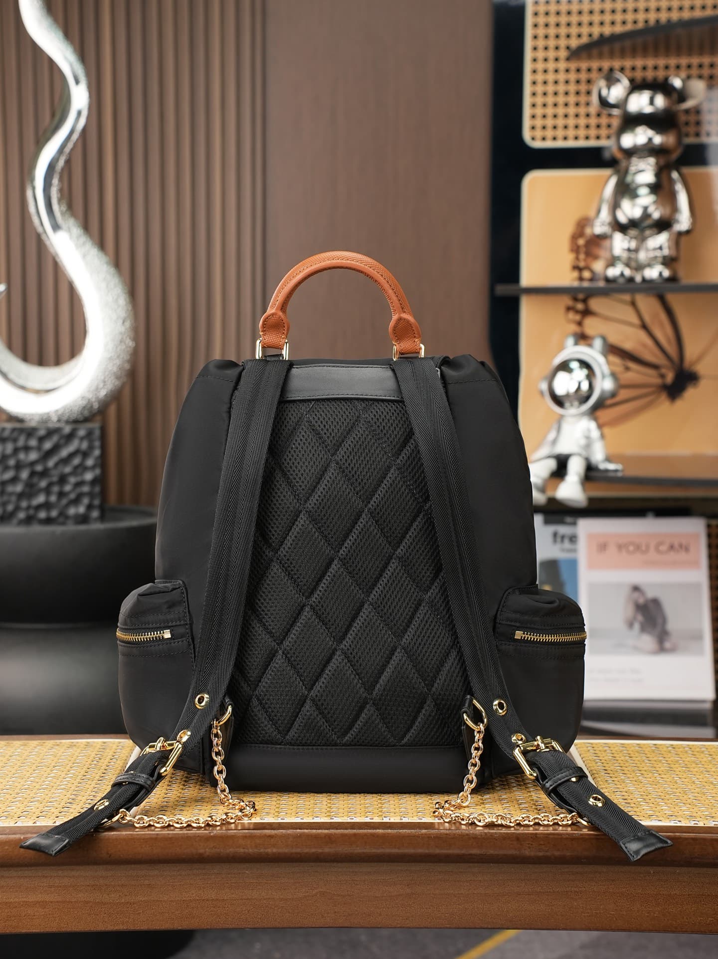 C90 The model “The Rucksack” from Bhome is a key accessory for fashion shows. It is lightweight and rainproof. The shoulder straps feature a comfortable padded design, along with beautiful metal chain decorations. The model number is 8304 — image 3