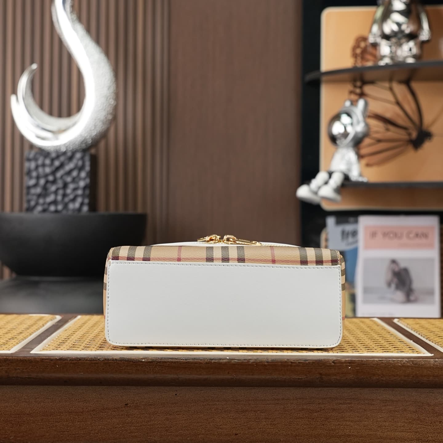 C93 The B family pattern Vanity bag is made from cotton-blend fabric and crafted by artisans in Italy. It features a Burberry pattern print in the iconic classic beige color, along with leather trim with visible ribbing. The bag has a stylish shape, inspi — image 4