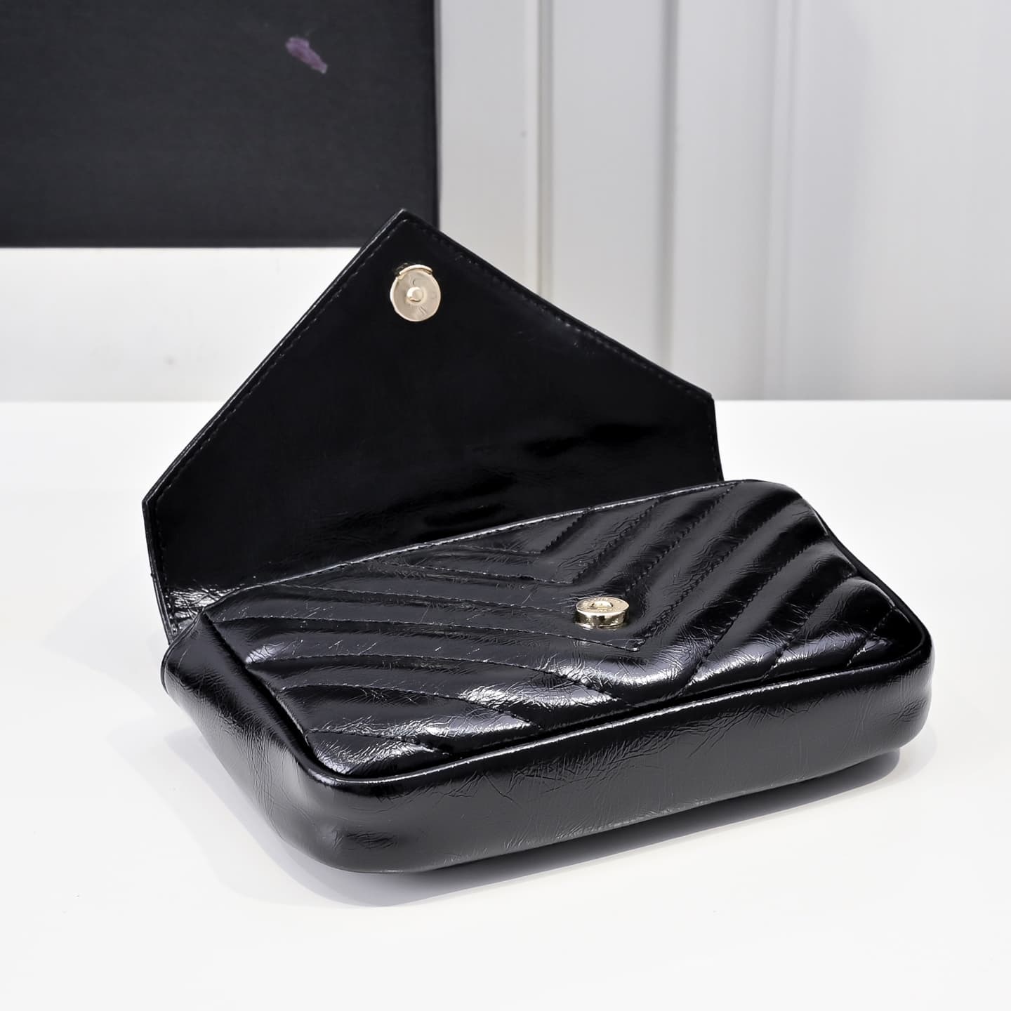C8547 Mini college oil-wax leather chain courier — image 7