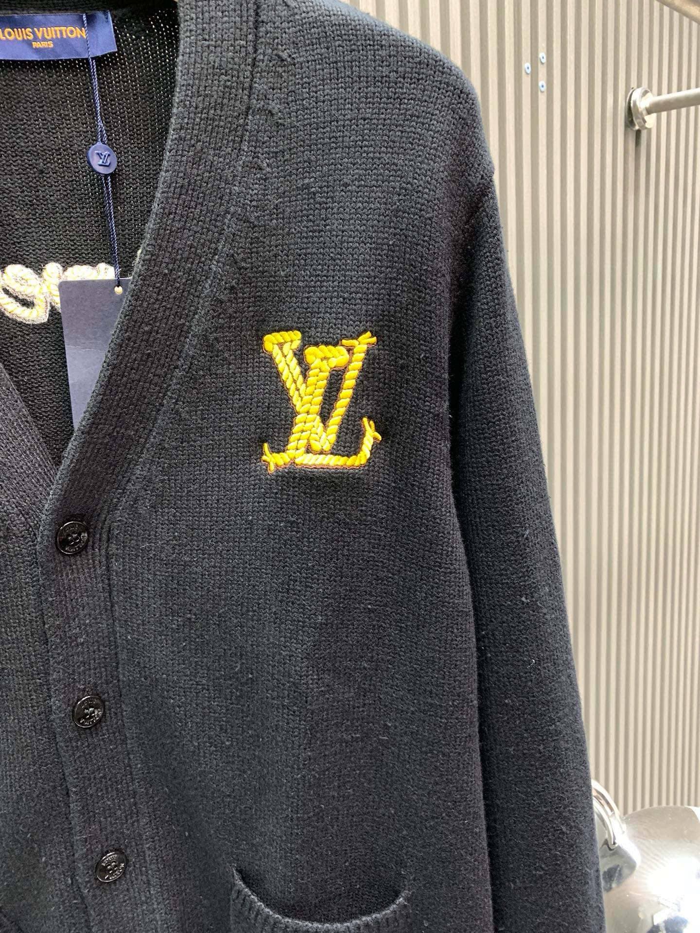 C10245 🀄️  Louis Vuitton — image 7