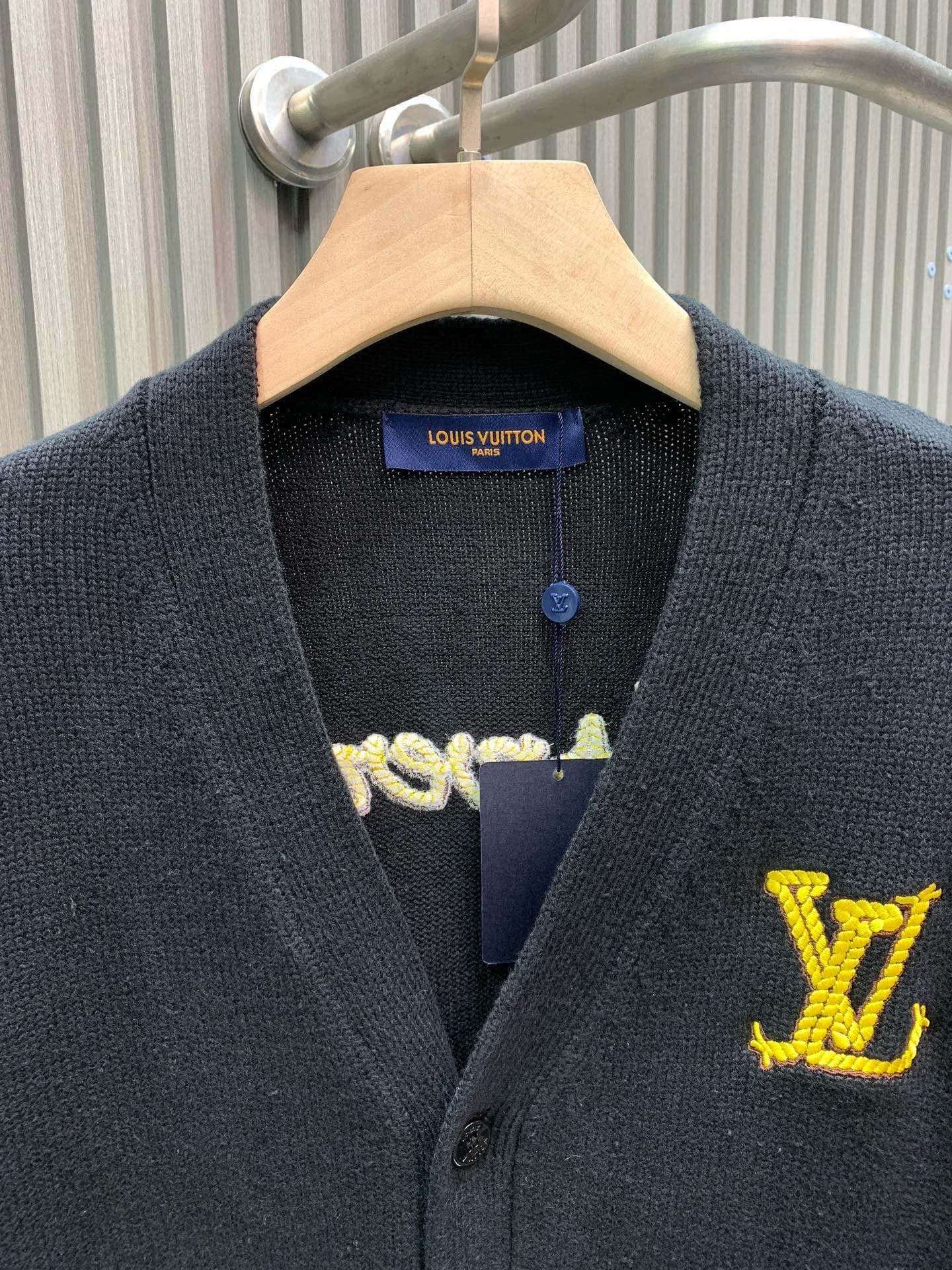 C10245 🀄️  Louis Vuitton — image 3