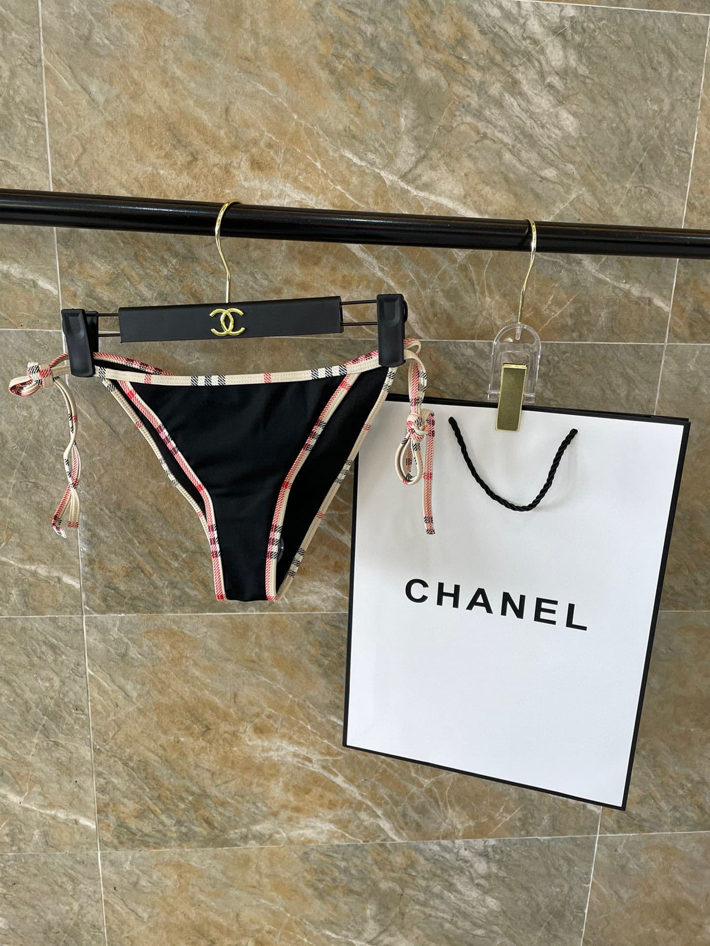 C24962 Burberry swimsuit – The new Burberry bikini 👙 works perfectly on the body! It goes on sale at all stores simultaneously, giving it a fashionable look. It helps keep you looking younger and gives a sense of youthful energy. — image 5