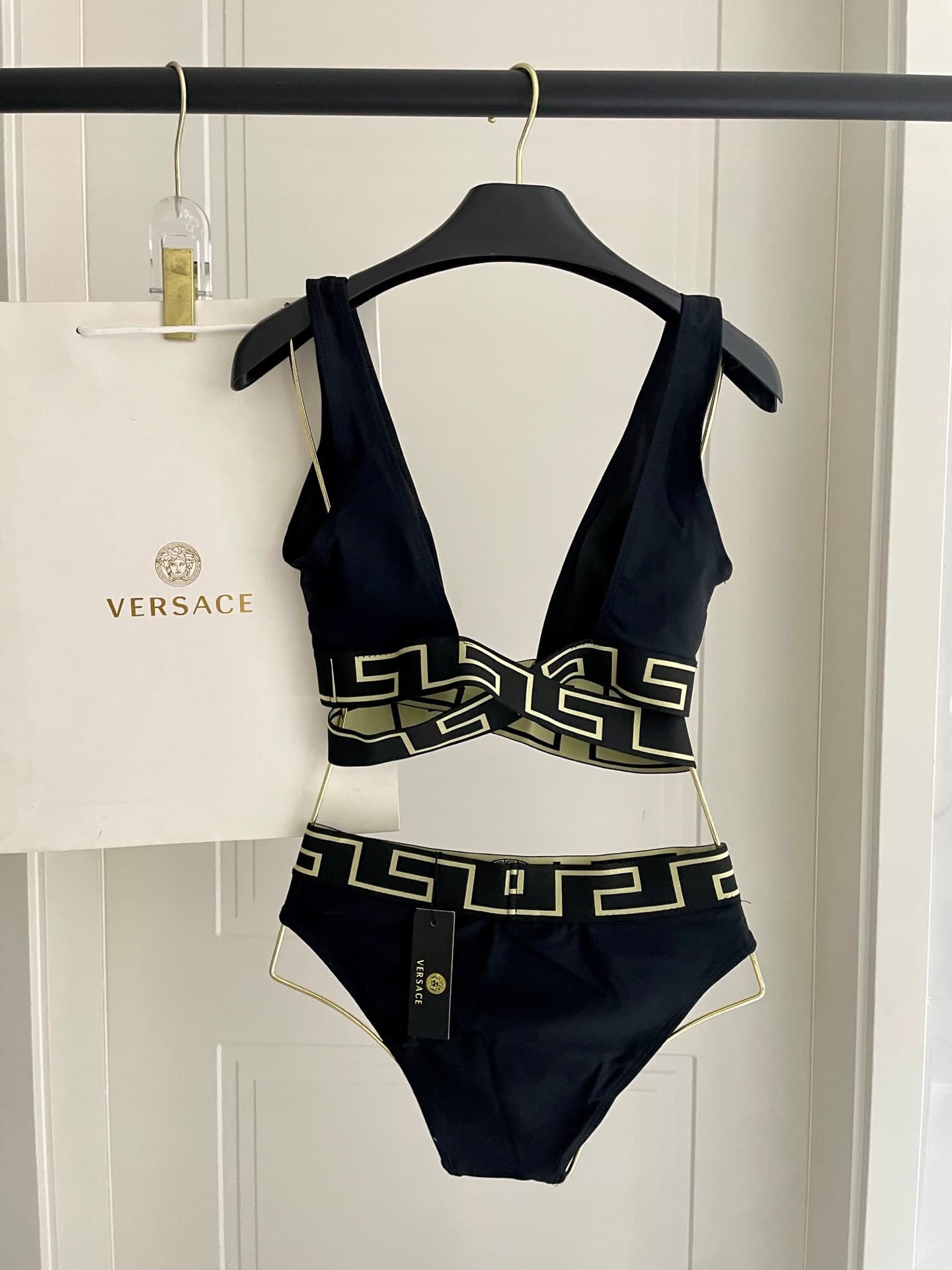 C24967 Versace swimsuits – Versace’s new split-seat swimsuits 😍🥰 These swimsuits are suitable for various situations 🏊‍♀️ At the beach, swimming pools, hot springs, water parks, and rafting trips – they work well all the time 😌 They can also be worn with  — image 4