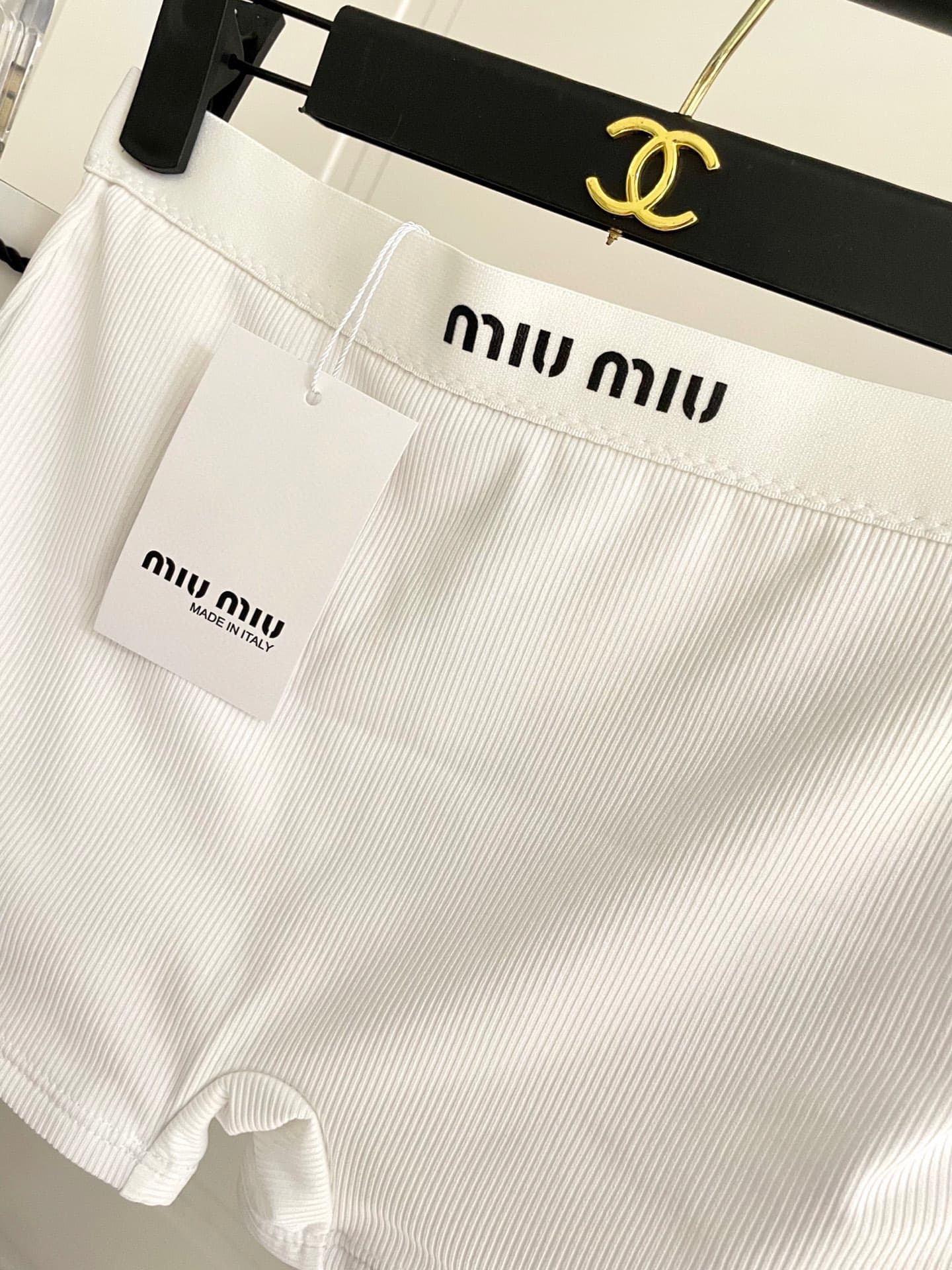 C24964 MiuMiu swimsuit – Miumiu’s new split-type swimsuit. Knitted fabric, fashionable and trendy 😍🥰 Suitable for various swimming scenarios 🏊‍♀️ At the beach, swimming pools, hot springs, water parks, and kayaking – it works perfectly 😌 It can also be wo — image 5