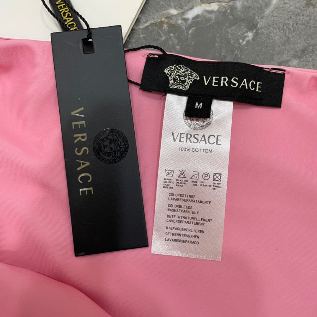 C24966 Versace swimsuits – New Versace designs, suitable for various swimming scenarios 🏊‍♀️ On the beach, in pools, hot springs, water parks, or during rafting trips 😌 They can also be worn with inner clothing. The one-piece design covers the body and ma — image 6