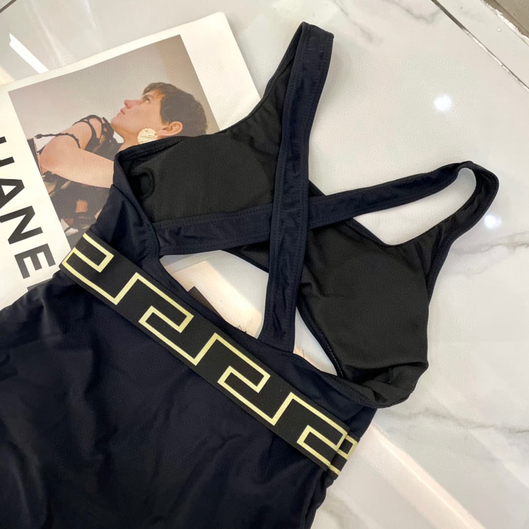 C24968 Versace swimsuit – New Versace one-piece 👙❤️😍🥰 A swimsuit suitable for various occasions 🏊‍♀️ On the beach, in swimming pools, hot springs, water parks, and for rafting too 😌 It can be worn both as an inner layer and as a outer layer as well. — image 8