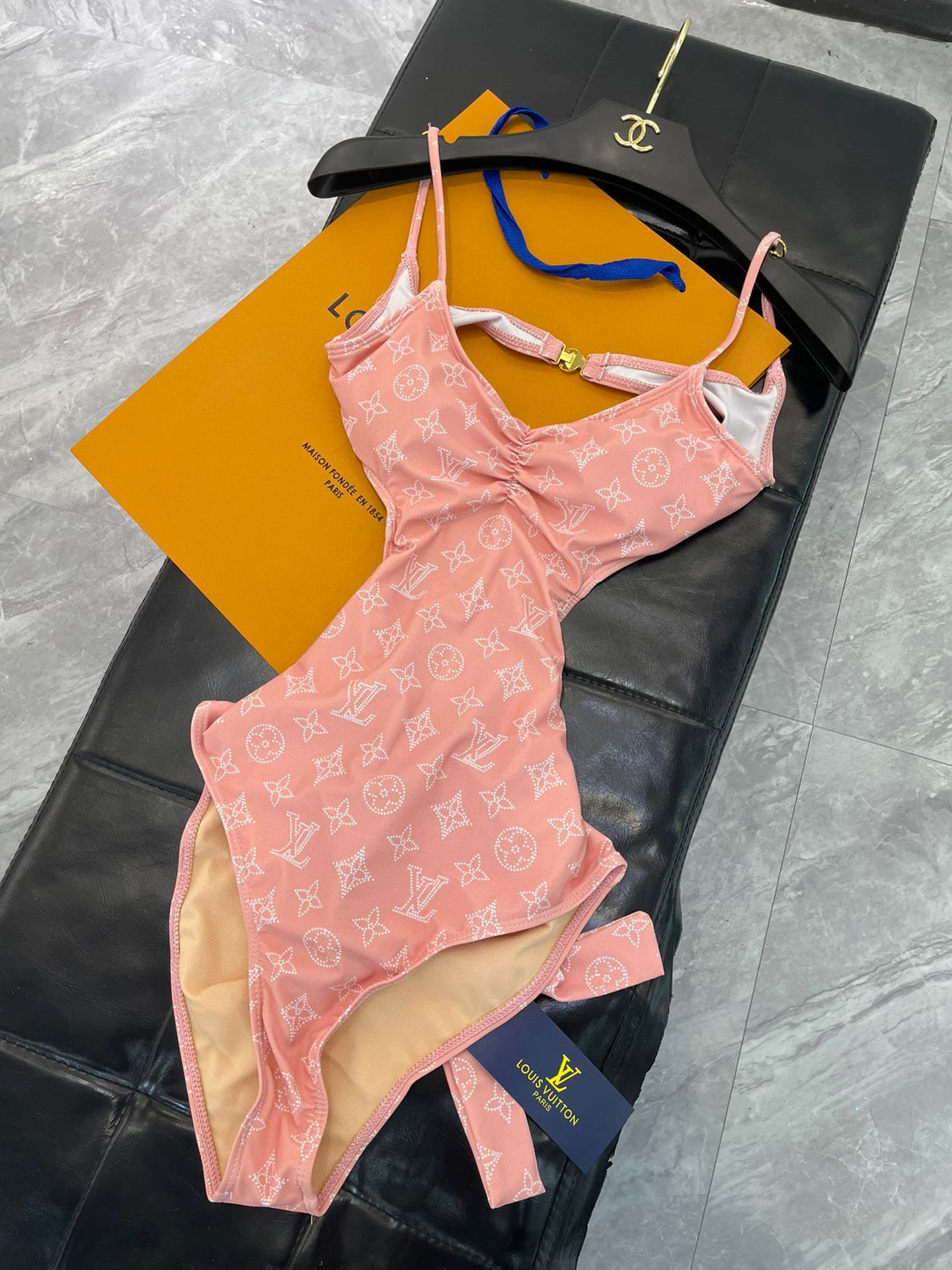 C24956 Lv swimsuit – New Lv swimsuit 😍🥰 Suitable for various swimming scenarios 🏊‍♀️ At the beach, swimming pools, hot springs, water parks, and rafting trips – all are suitable! It can also be worn with inner clothing; it works well in any situation. — image 6