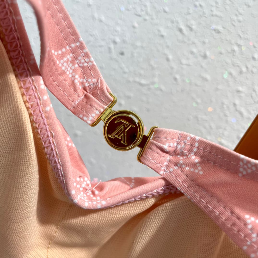 C24956 Lv swimsuit – New Lv swimsuit 😍🥰 Suitable for various swimming scenarios 🏊‍♀️ At the beach, swimming pools, hot springs, water parks, and rafting trips – all are suitable! It can also be worn with inner clothing; it works well in any situation. — image 4