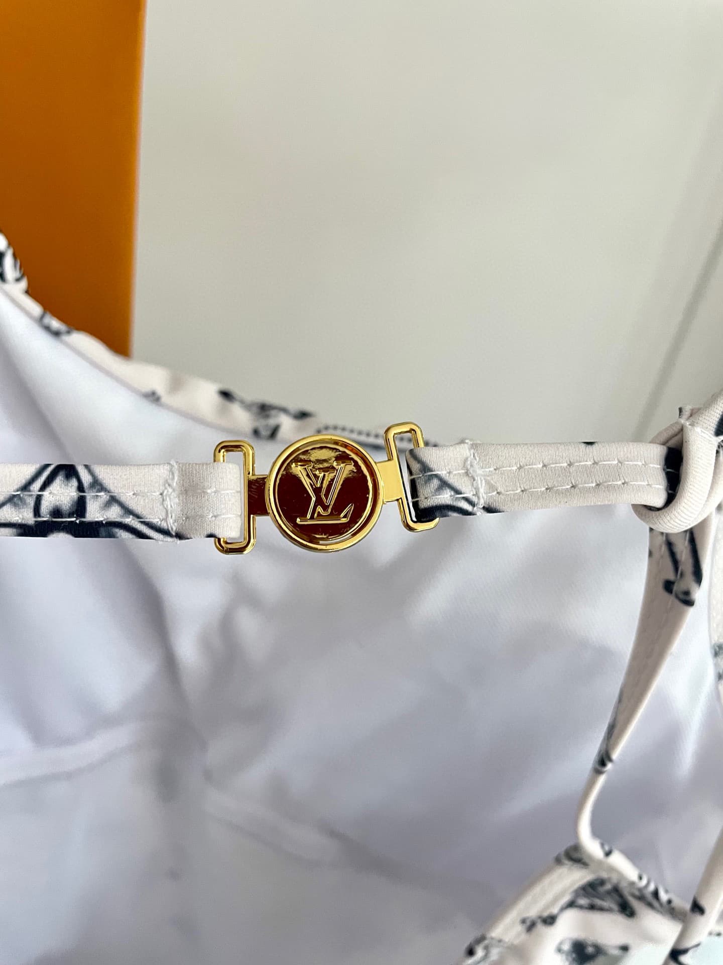 C24955 Lv swimsuit – New Lv swimsuit 😍🥰 Suitable for various swimming scenarios 🏊‍♀️ At the beach, swimming pools, hot springs, water parks, and rafting trips – all are great! It can also be worn with inner clothing; it’s very versatile. — image 6