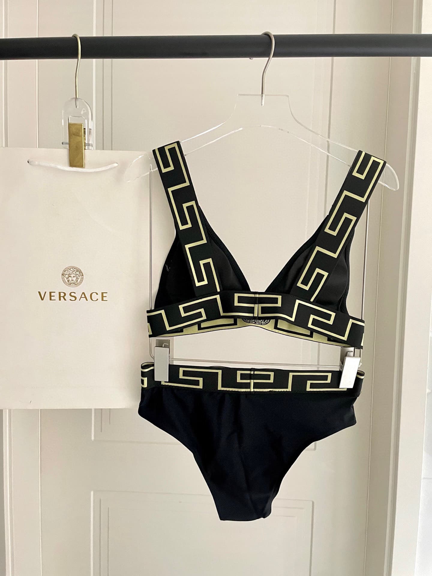 C24928 Versace swimsuits – New Versace bikinis 😍🥰 These swimsuits are suitable for various situations 🏊‍♀️ At the beach, swimming pools, hot springs, water parks, and rafting trips – they’re all great! They can also be worn with inner garments. The one-pi — image 4