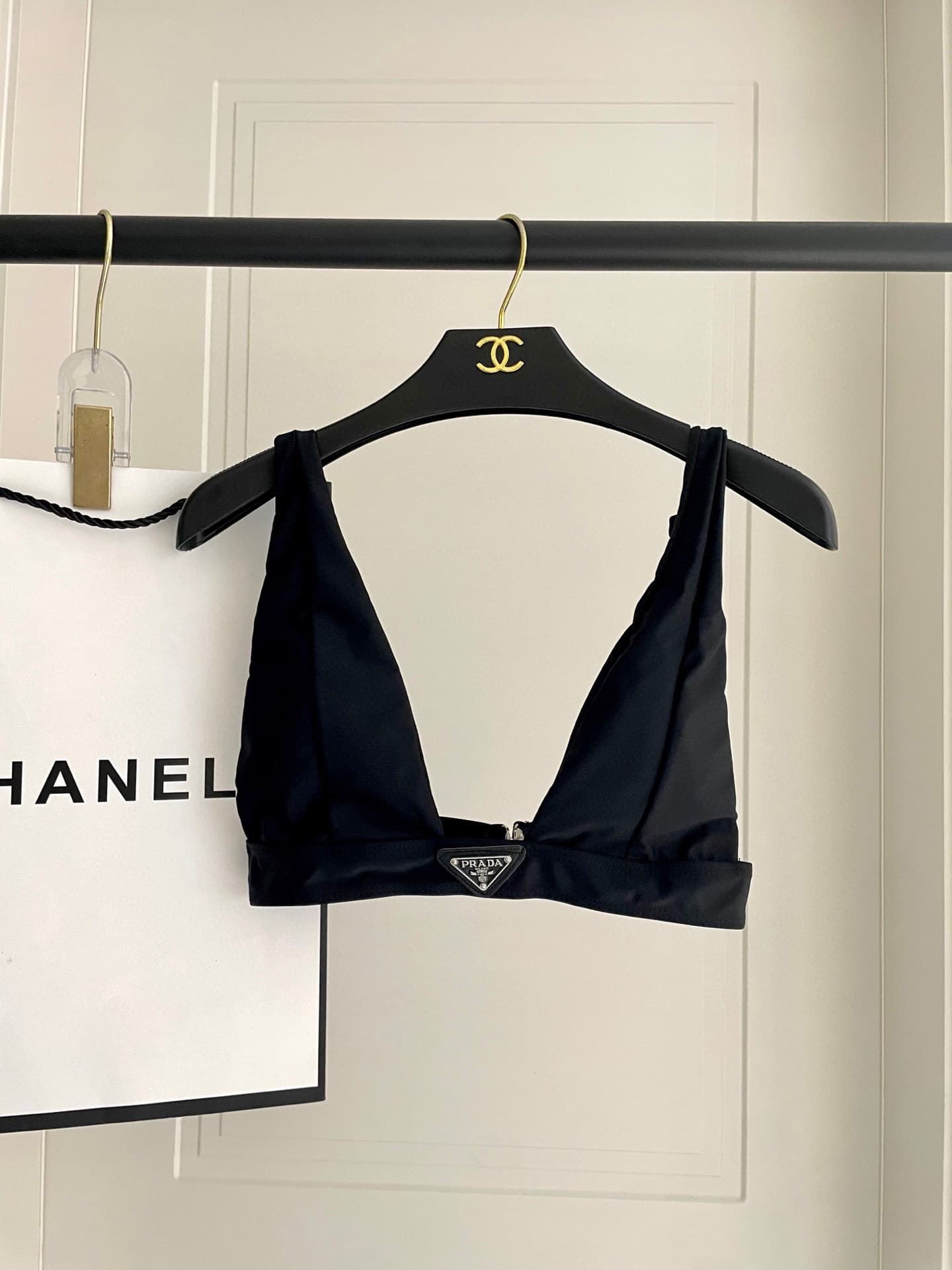 C24917 Prada split swimsuit 😍🥰 – suitable for various swimming scenarios 🏊‍♀️. It can be used at the beach, swimming pools, hot springs, water parks, and for rafting. The bodysuit design covers the midriff and makes one look taller; even if there is some  — image 2