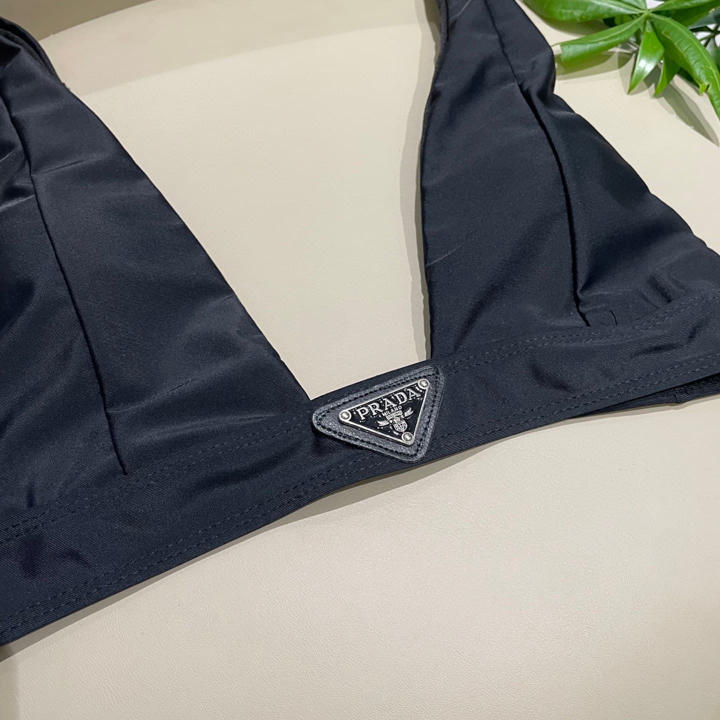 C24917 Prada split swimsuit 😍🥰 – suitable for various swimming scenarios 🏊‍♀️. It can be used at the beach, swimming pools, hot springs, water parks, and for rafting. The bodysuit design covers the midriff and makes one look taller; even if there is some  — image 8