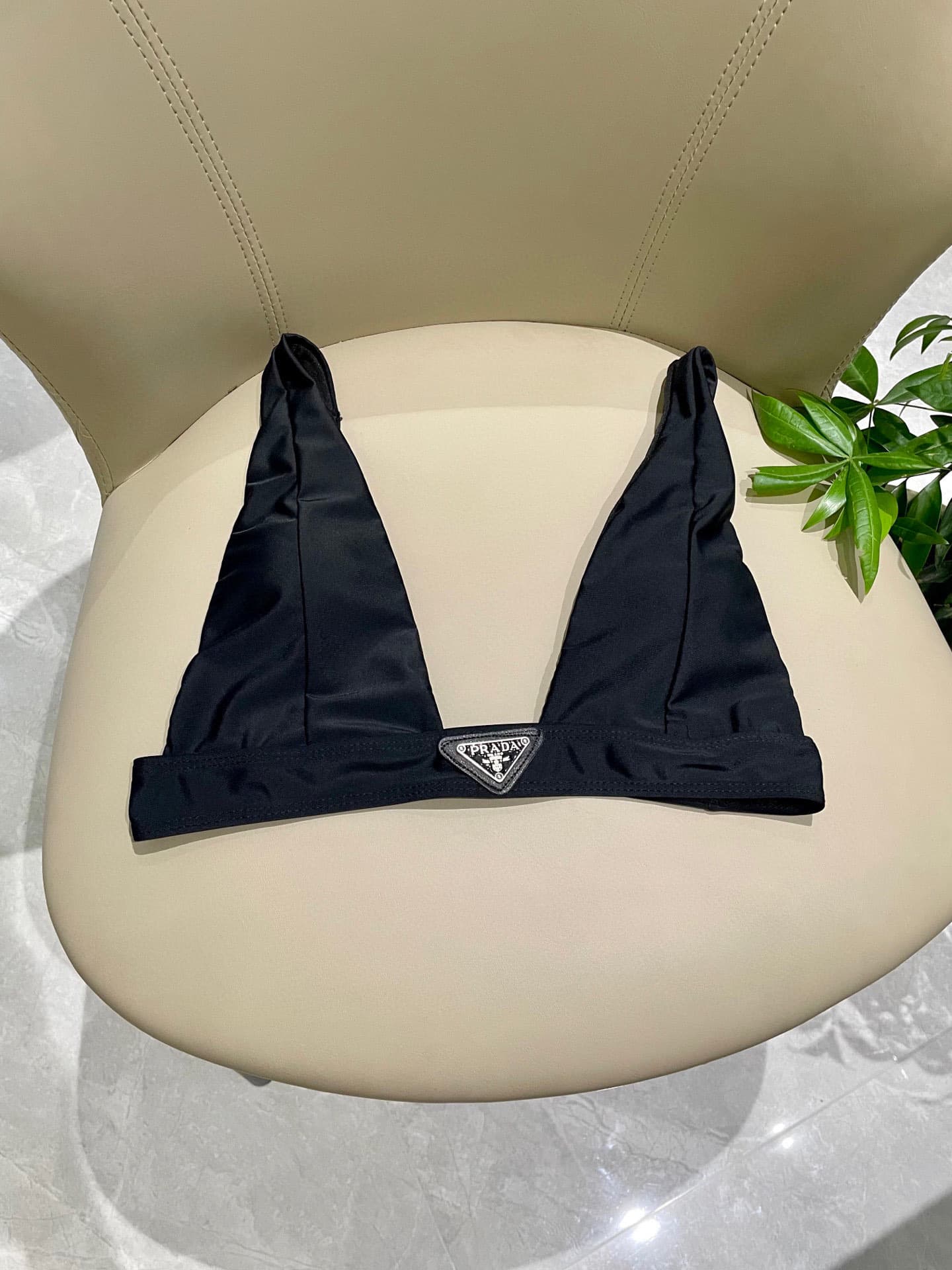 C24917 Prada split swimsuit 😍🥰 – suitable for various swimming scenarios 🏊‍♀️. It can be used at the beach, swimming pools, hot springs, water parks, and for rafting. The bodysuit design covers the midriff and makes one look taller; even if there is some  — image 7