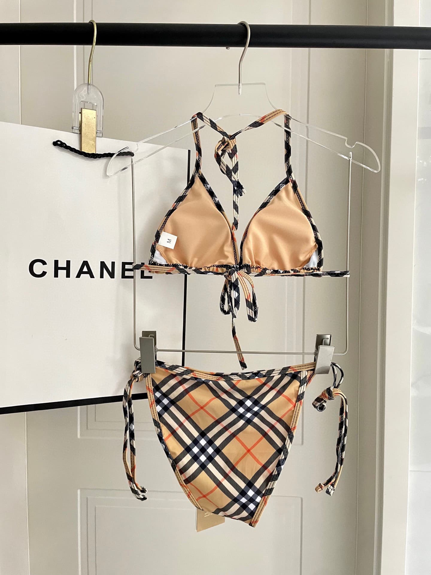 C24916 Balmain swimsuit – New model from Balmain’s boutique, split design 😍🥰 Suitable for various swimming scenarios 🏊‍♀️ At the beach, swimming pools, hot springs, water parks, and rafting trips – all are perfect 😌 It can also be worn with inner clothes. — image 4