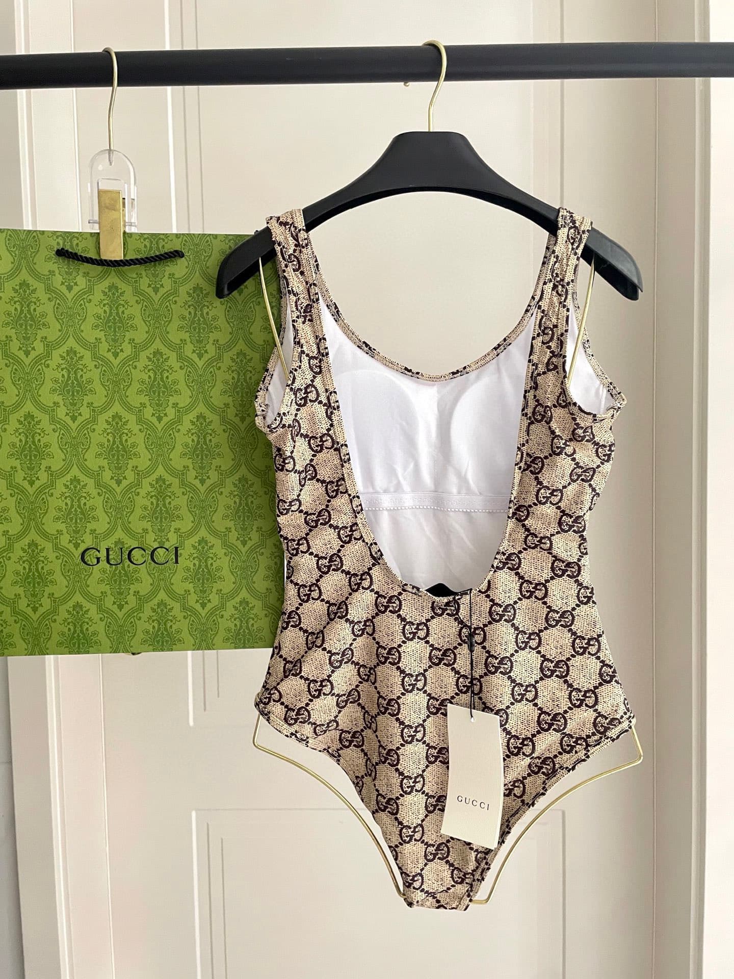 C24911 Gucci swimsuit – Gucci one-piece swimsuit 👙❤️😍🥰 It’s a swimsuit suitable for various scenarios 🏊‍♀️ On the beach, in swimming pools, hot springs, water parks, and for rafting too 😌 It can be worn both as an inner layer and an outer layer. — image 5