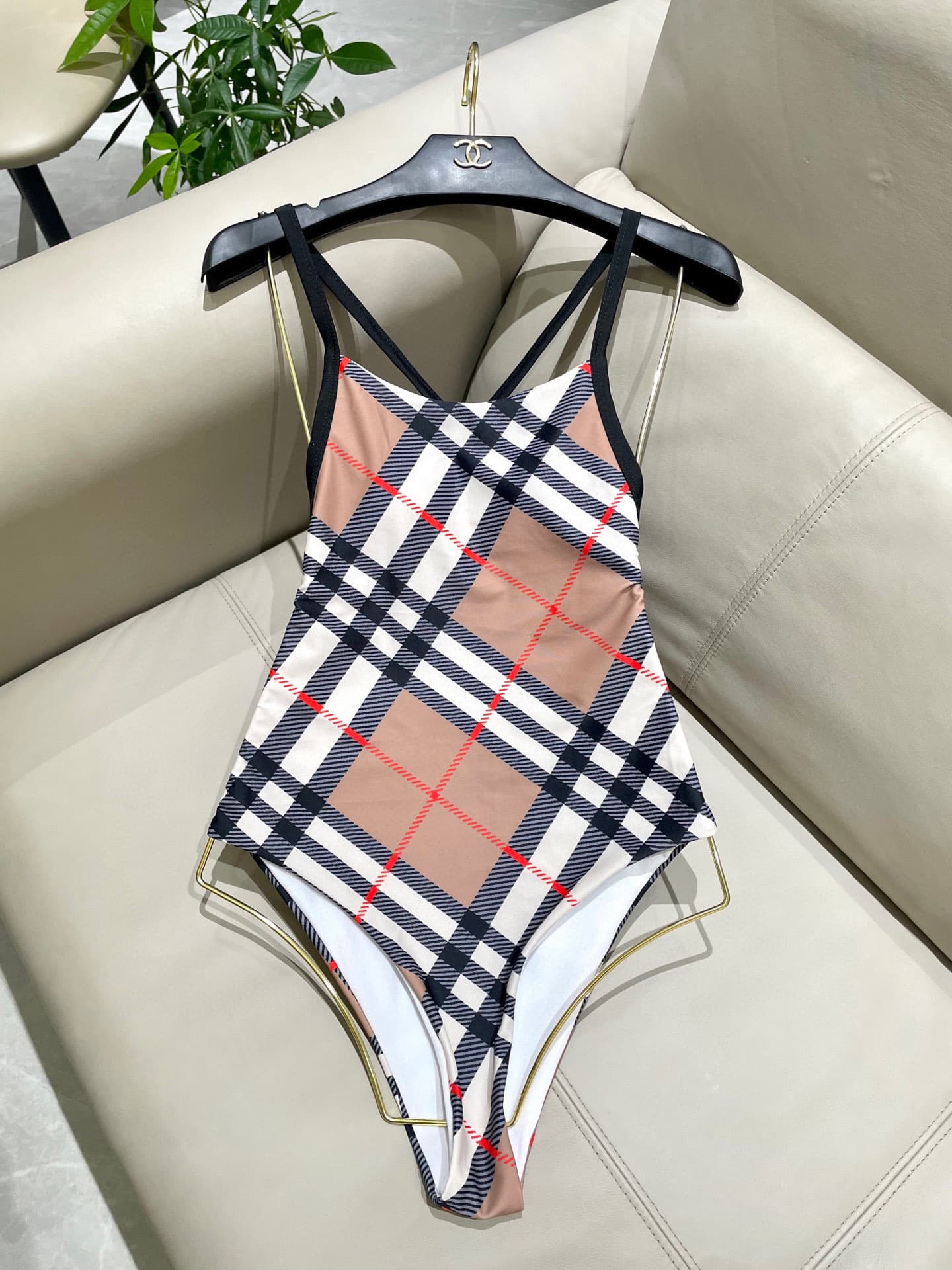 C24907 Burberry swimsuits – New models available at Burberry stores, stylish and elegant 😍🥰 These swimsuits are suitable for various scenarios 🏊‍♀️ Whether at the beach, in swimming pools, hot springs, water parks, or for rafting, they work perfectly 😌 — image 7