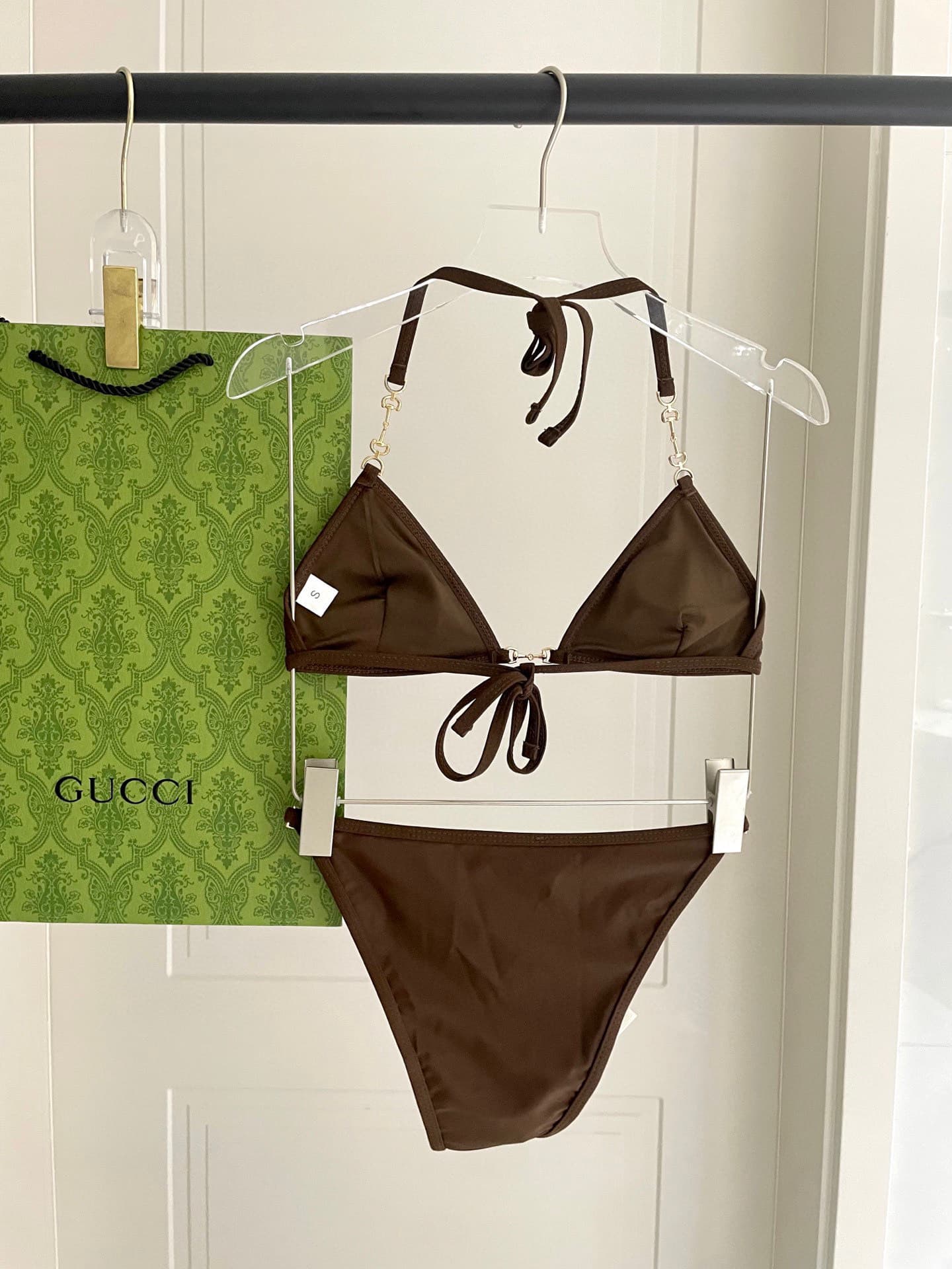 C24905 Gucci swimsuit – Gucci’s new bikini! 😍🥰 It’s a swimsuit suitable for various scenarios 🏊‍♀️ – on the beach, in swimming pools, hot springs, water parks, or for rafting. 😌 It can also be worn with other items; the one-piece design covers the body an — image 4