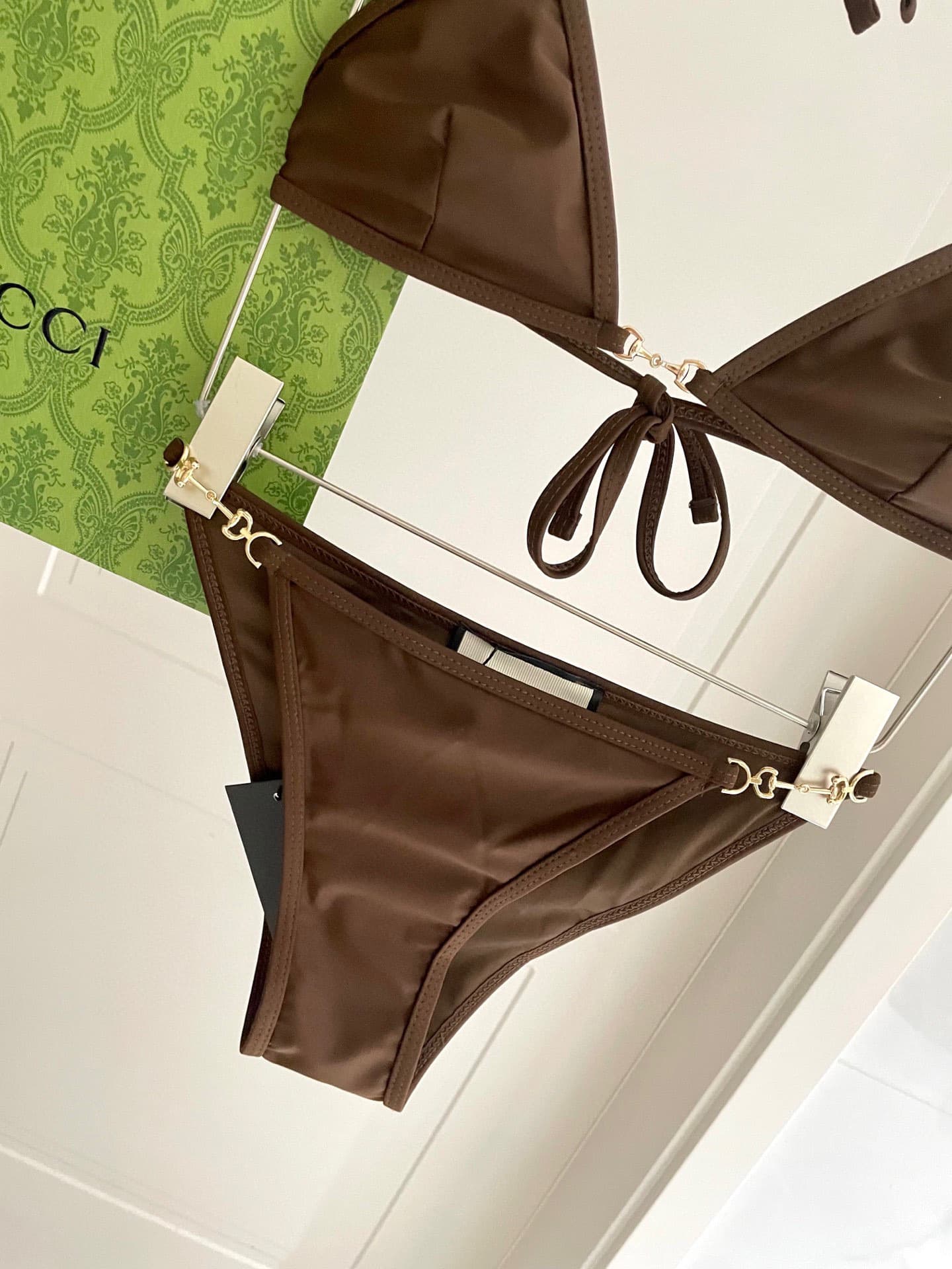 C24905 Gucci swimsuit – Gucci’s new bikini! 😍🥰 It’s a swimsuit suitable for various scenarios 🏊‍♀️ – on the beach, in swimming pools, hot springs, water parks, or for rafting. 😌 It can also be worn with other items; the one-piece design covers the body an — image 3
