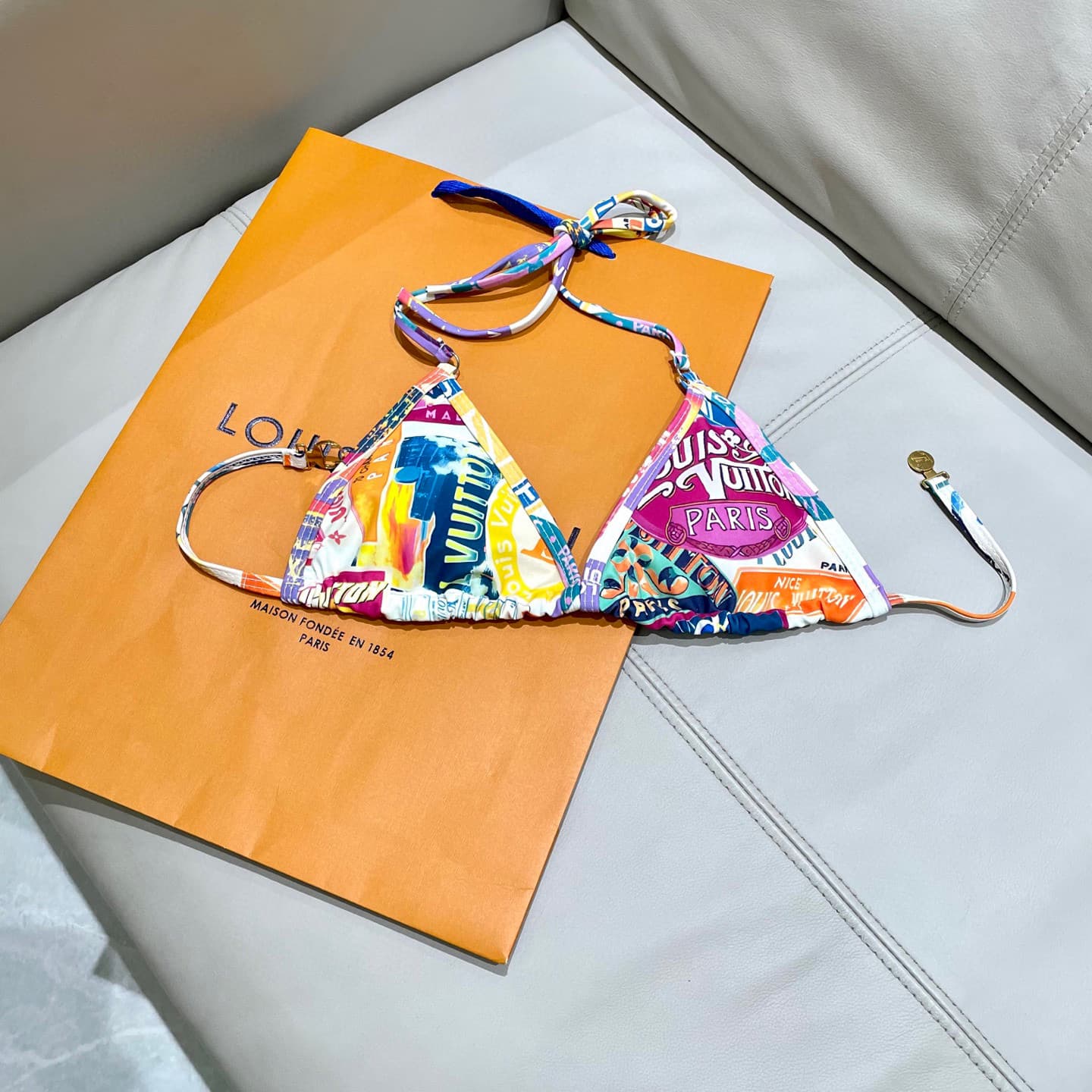 C24887 Lv swimsuit – Lv’s new bikini 😍🥰 is suitable for various swimming scenarios 🏊‍♀️. It can be used at the beach, swimming pools, hot springs, water parks, and for rafting activities 😌. It can also be worn with inner clothing. The one-piece design cov — image 8