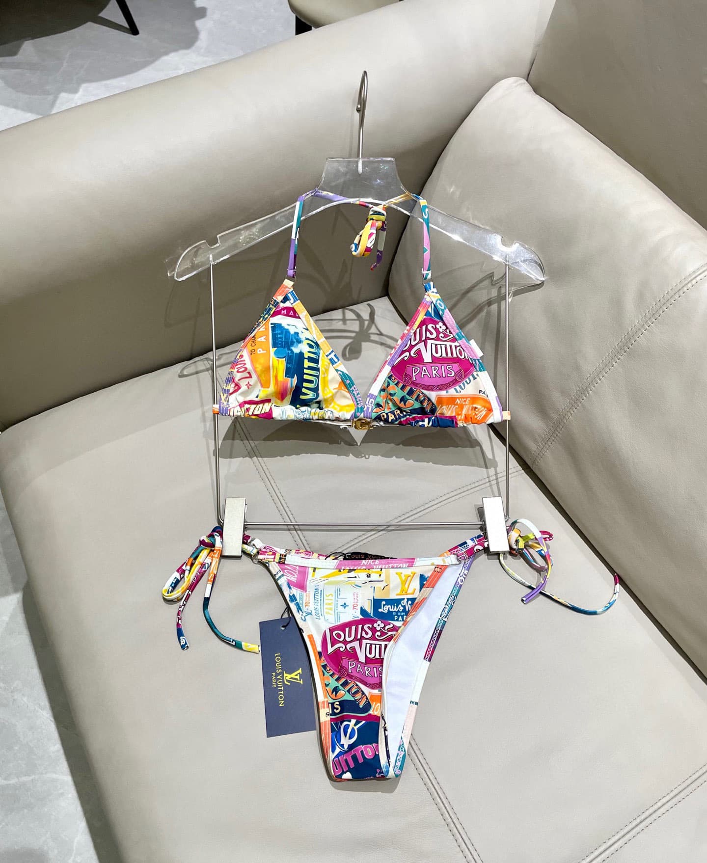 C24887 Lv swimsuit – Lv’s new bikini 😍🥰 is suitable for various swimming scenarios 🏊‍♀️. It can be used at the beach, swimming pools, hot springs, water parks, and for rafting activities 😌. It can also be worn with inner clothing. The one-piece design cov — image 7