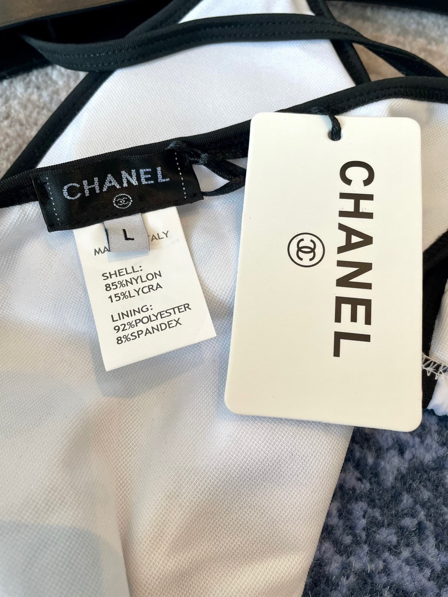 C24891 Chanel swimsuits. Chanel’s new patterned bikini👙❤️😍🥰 – suitable for various swimming scenarios🏊‍♀️ At the beach, swimming pools, hot springs, water parks, and rafting trips – all are possible😌 It can be worn both as an inner outfit and an outer one — image 7