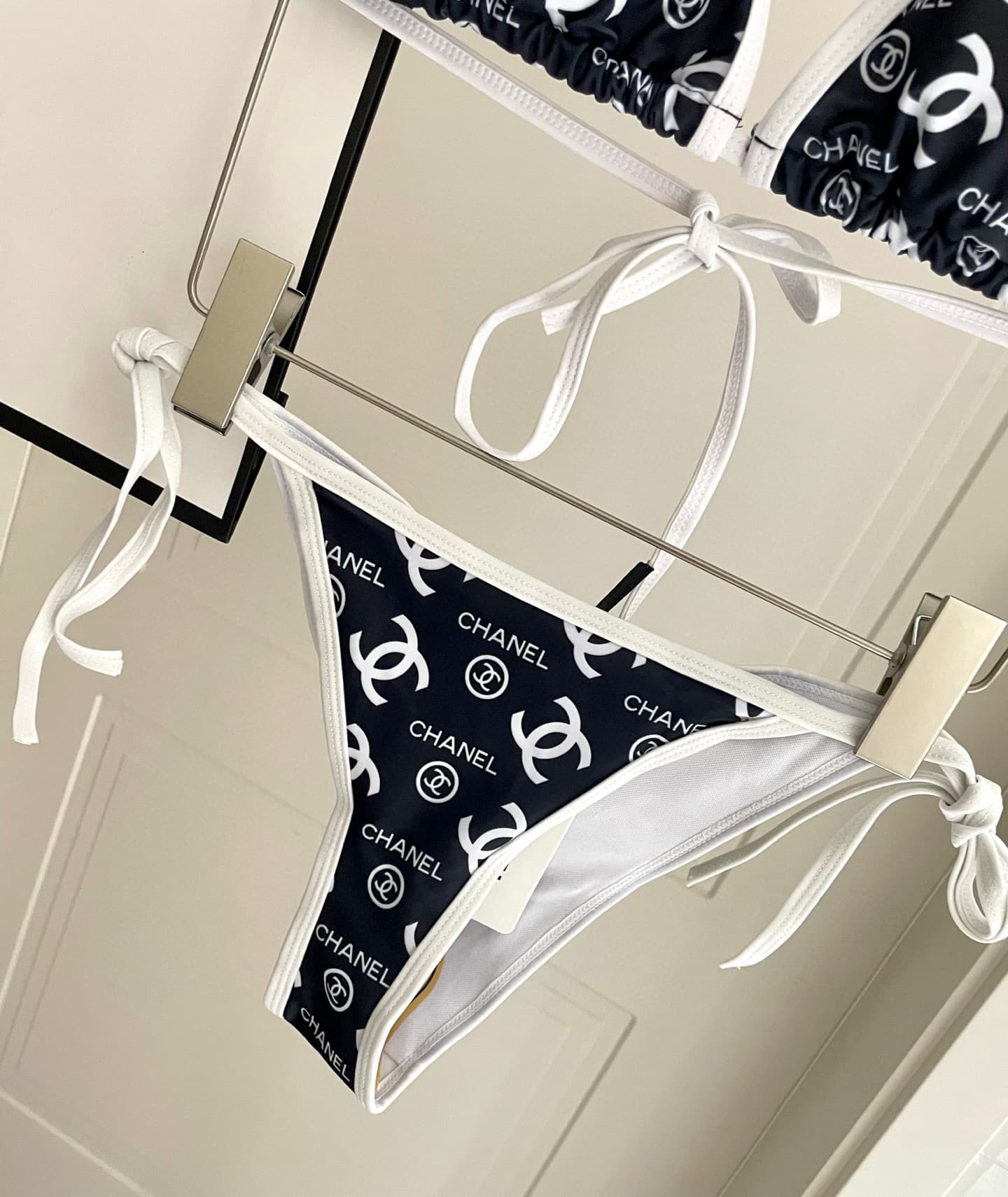 C24890 Chanel swimsuit – Chanel’s new patterned bikini 👙❤️😍🥰 It’s a swimsuit suitable for various occasions 🏊‍♀️ – on the beach, in swimming pools, hot springs, water parks, and for rafting too 😌 It can be worn both as an inner layer and as a outer layer. — image 3