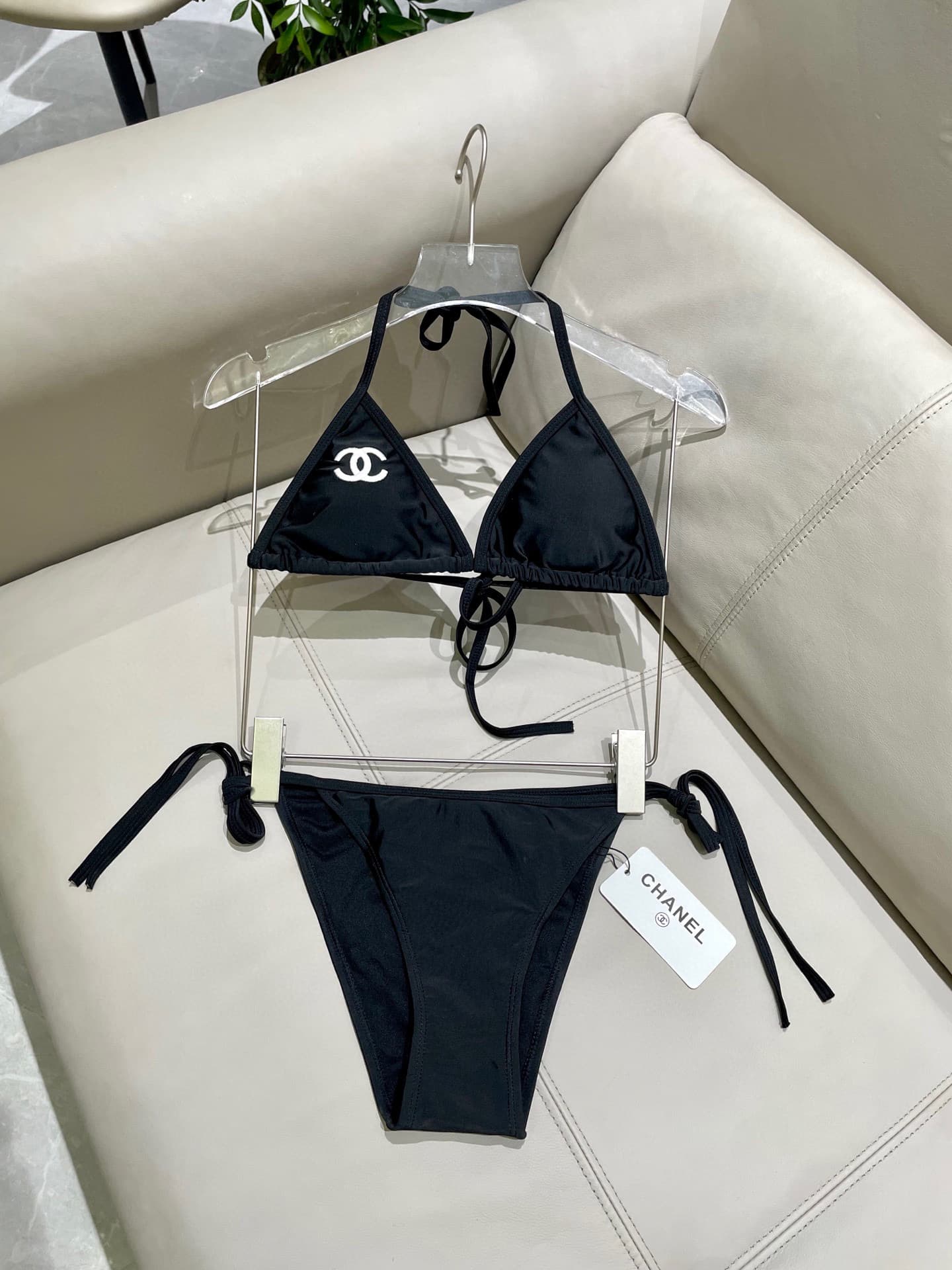 C24889 Chanel swimsuit – Chanel’s new split-seat swimsuit 😍🥰 It’s suitable for various swimming scenarios 🏊‍♀️ Whether it’s by the sea, in a swimming pool, at hot springs, or in water parks – it works perfectly 😌 It can also be worn with inner clothing. T — image 5