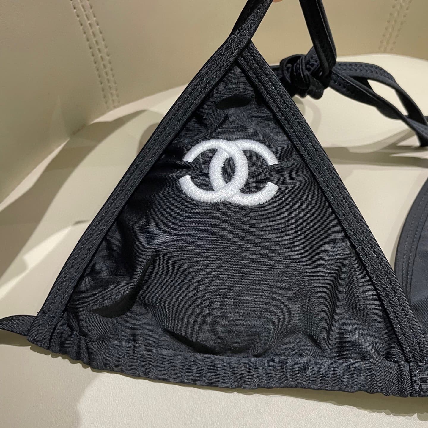 C24889 Chanel swimsuit – Chanel’s new split-seat swimsuit 😍🥰 It’s suitable for various swimming scenarios 🏊‍♀️ Whether it’s by the sea, in a swimming pool, at hot springs, or in water parks – it works perfectly 😌 It can also be worn with inner clothing. T — image 7