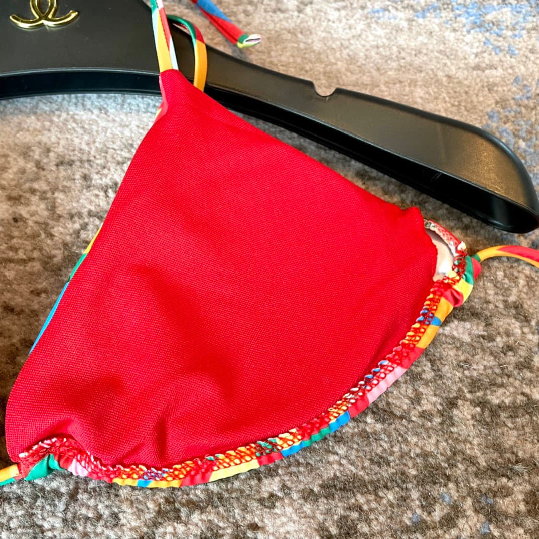 C24896 Valentino swimwear. New colorful models of Valentino are available in all stores simultaneously, bringing a sense of fashion naturally. They effectively age-defying, offering a youthful and energetic look. — image 6