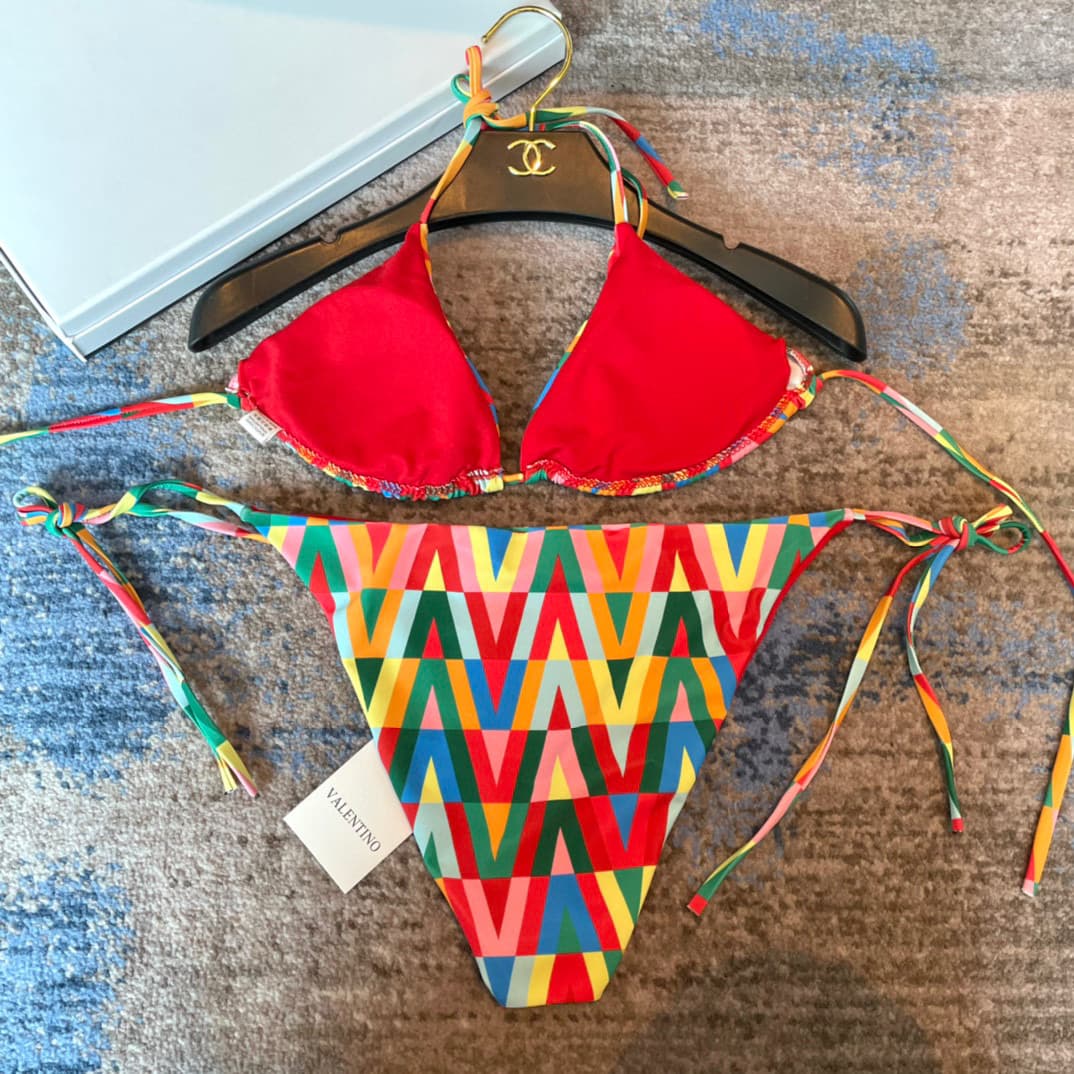 C24896 Valentino swimwear. New colorful models of Valentino are available in all stores simultaneously, bringing a sense of fashion naturally. They effectively age-defying, offering a youthful and energetic look. — image 7