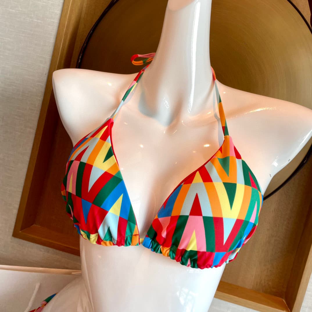 C24896 Valentino swimwear. New colorful models of Valentino are available in all stores simultaneously, bringing a sense of fashion naturally. They effectively age-defying, offering a youthful and energetic look. — image 2