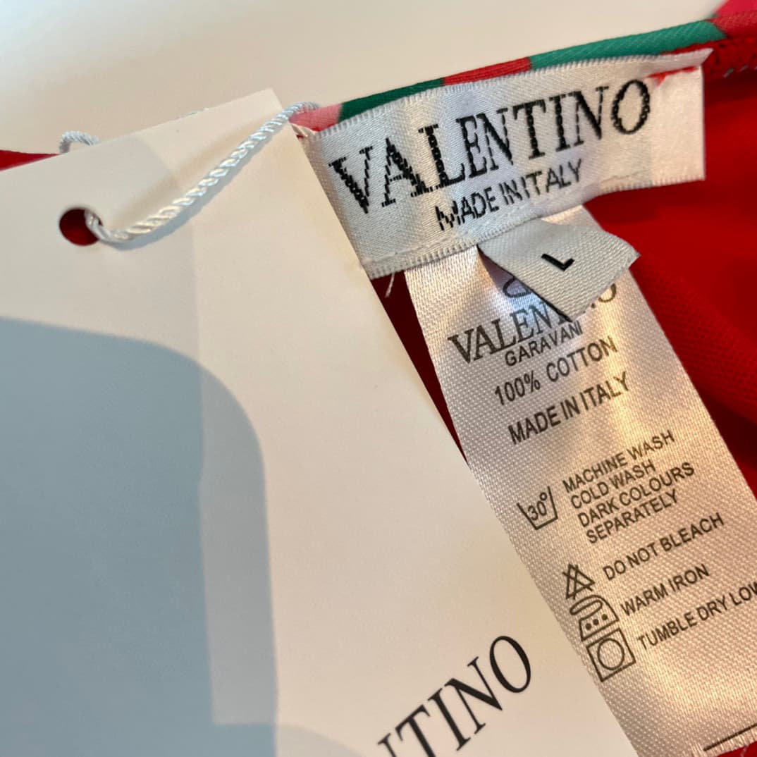 C24894 Valentino swimsuits. Valentino’s new colored bikinis are available in all stores simultaneously, bringing a fashionable look naturally! They effectively age-defying, offering a youthful and energetic appearance. — image 8