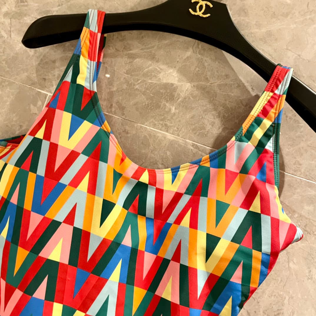 C24894 Valentino swimsuits. Valentino’s new colored bikinis are available in all stores simultaneously, bringing a fashionable look naturally! They effectively age-defying, offering a youthful and energetic appearance. — image 4